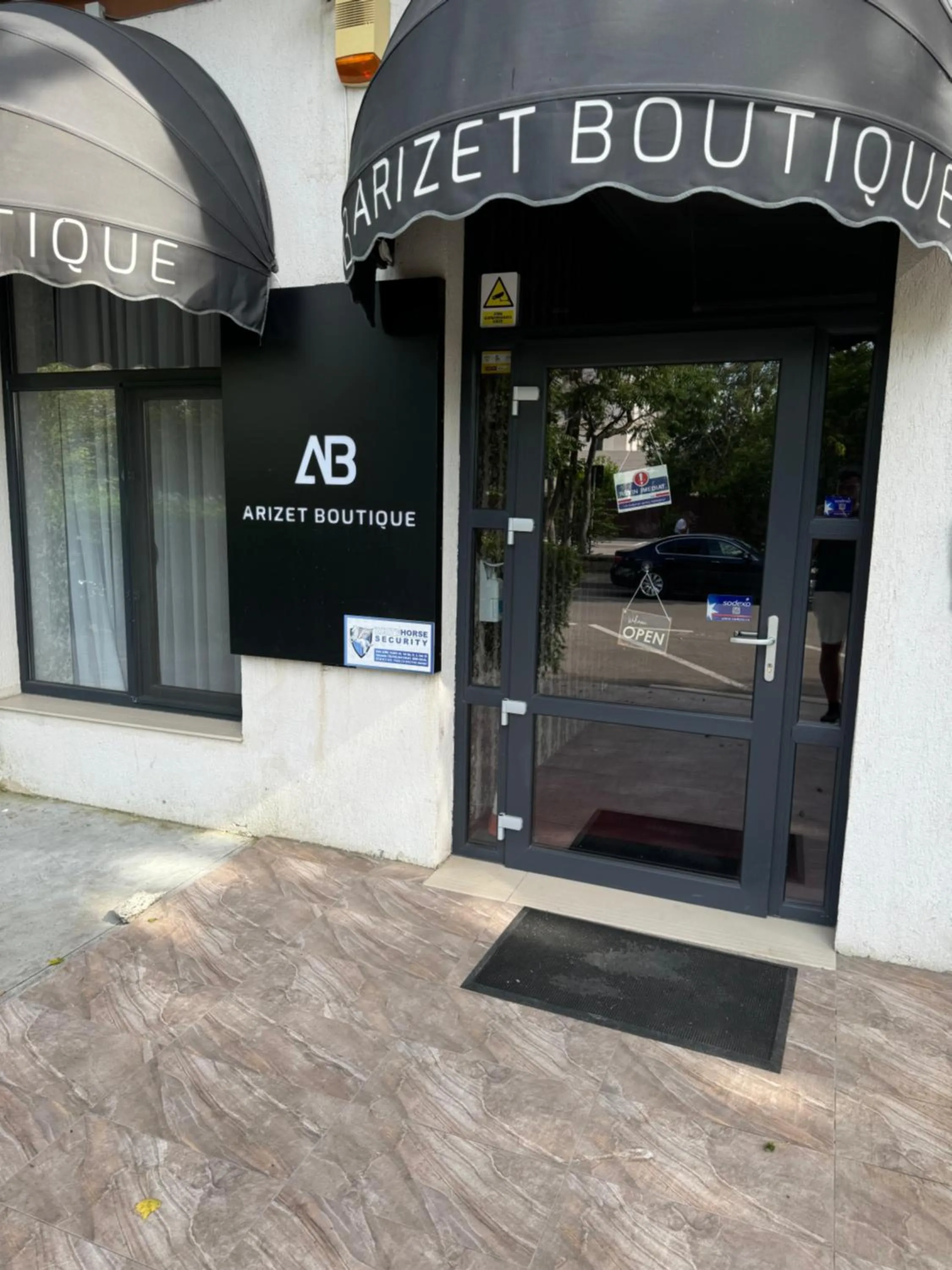 Arizet Boutique Mamaia