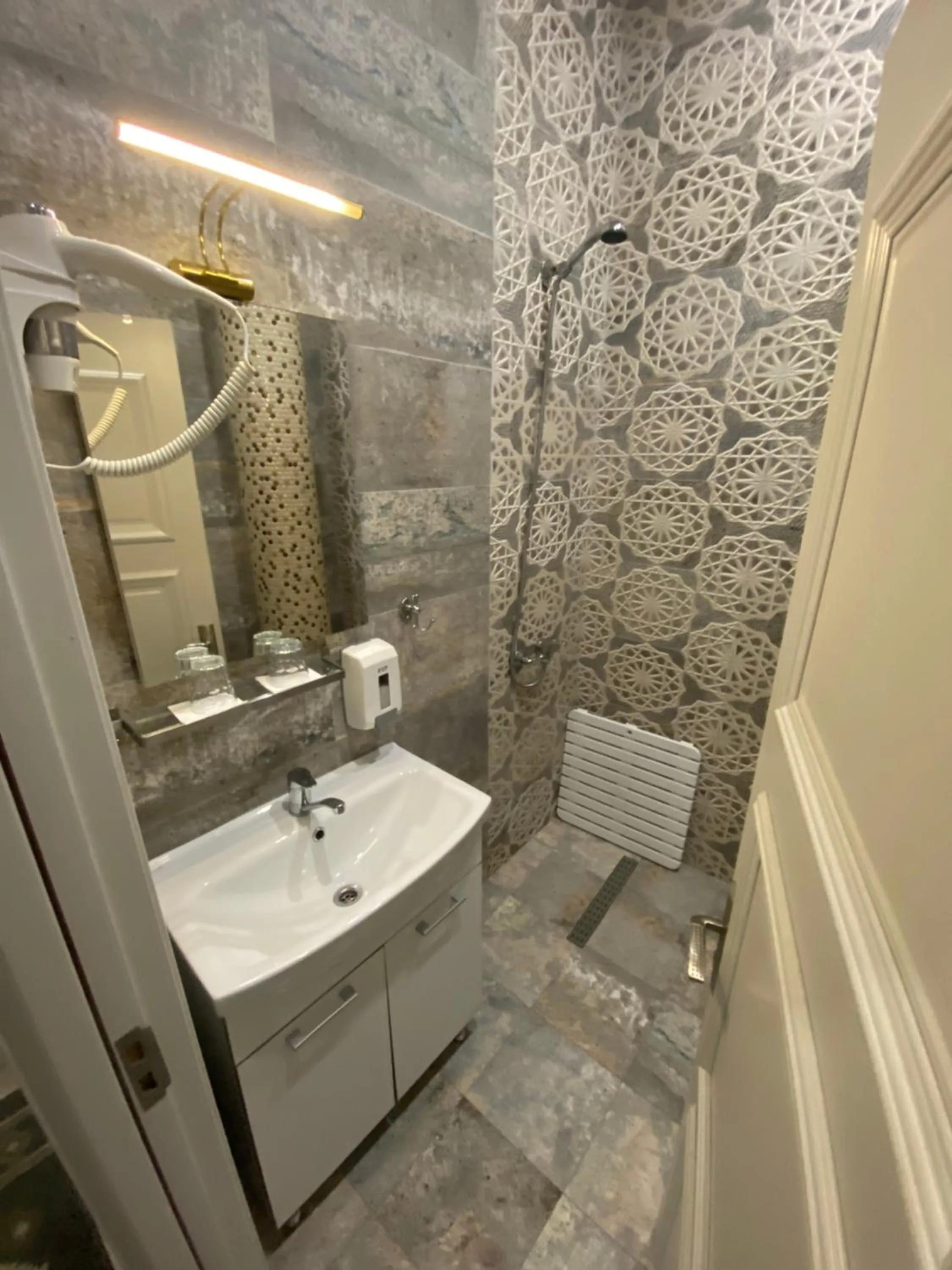 Arizet Boutique Mamaia