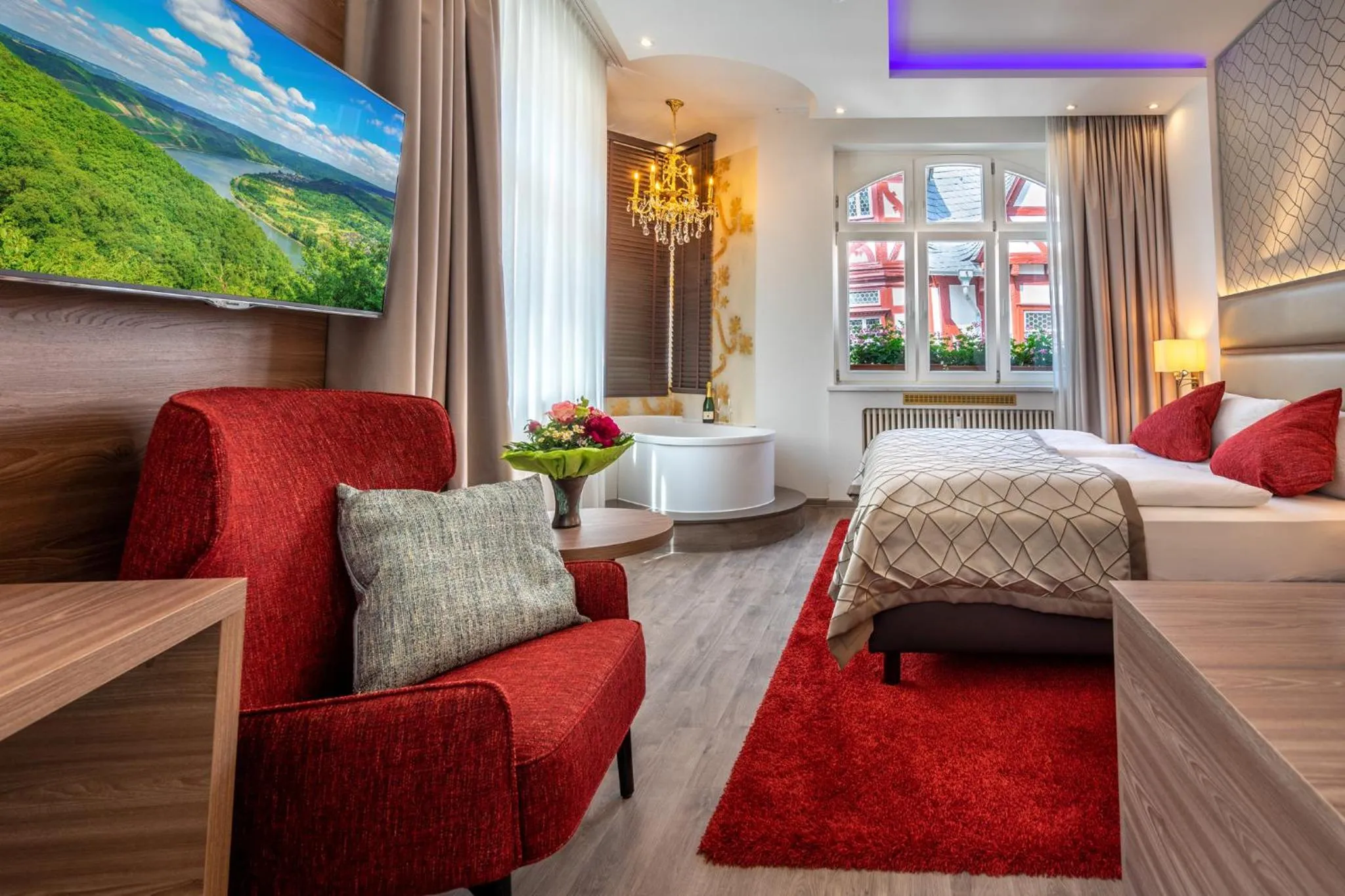 Photo of the whole room, Bed in Hotel am Markt Bacharach