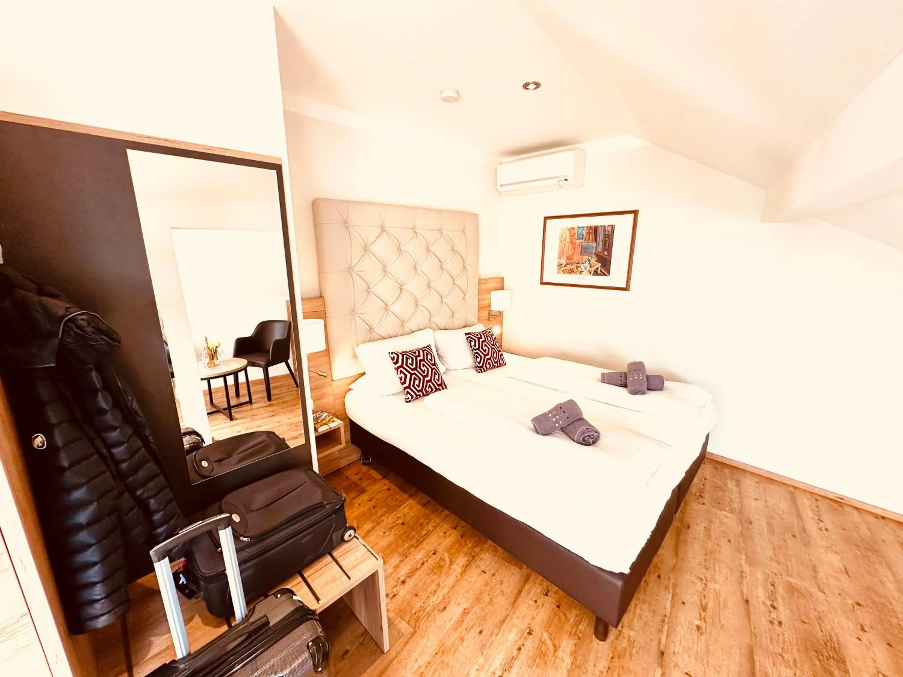 Photo of the whole room, Bed in Hotel am Markt Bacharach