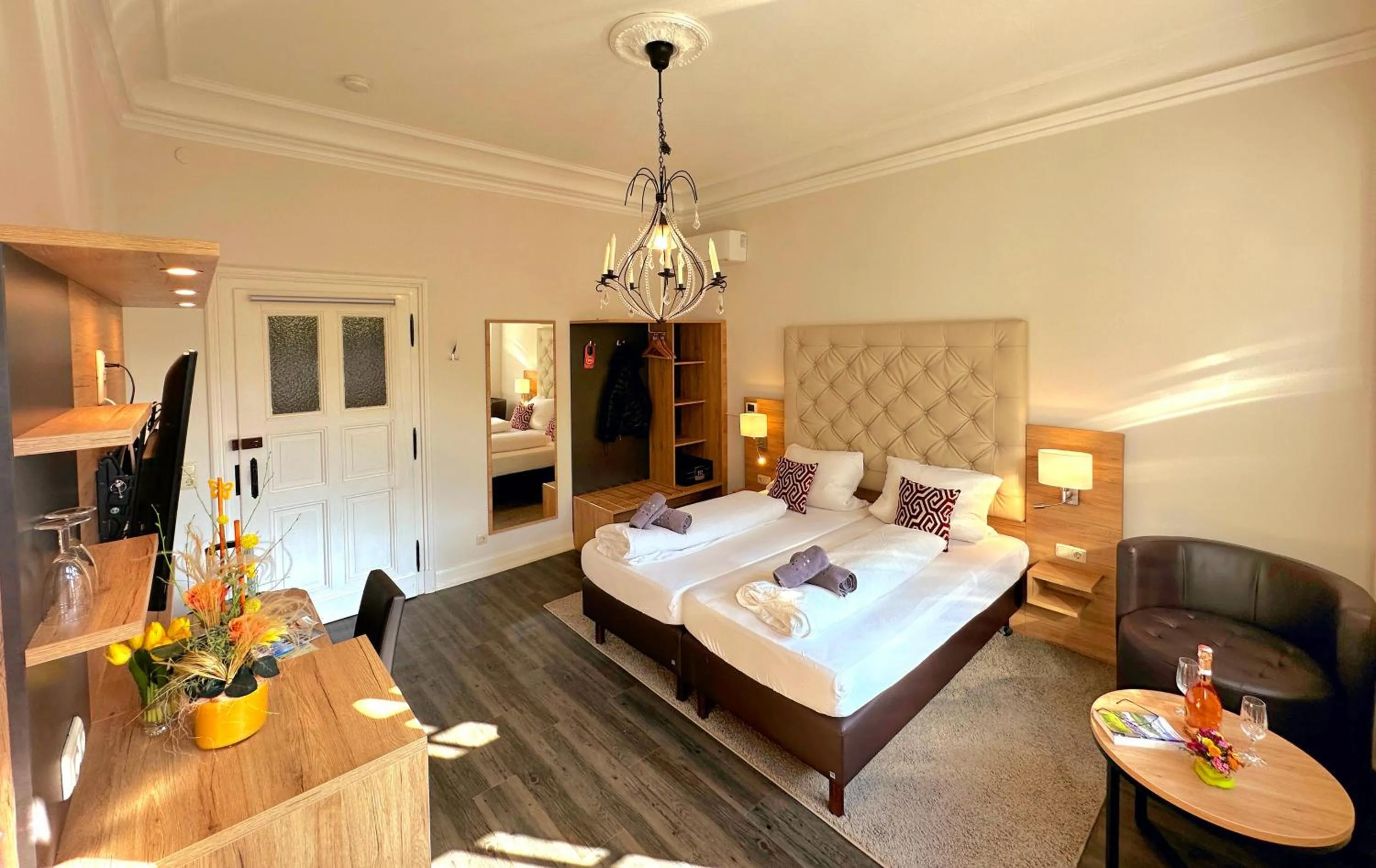 Photo of the whole room, Bed in Hotel am Markt Bacharach