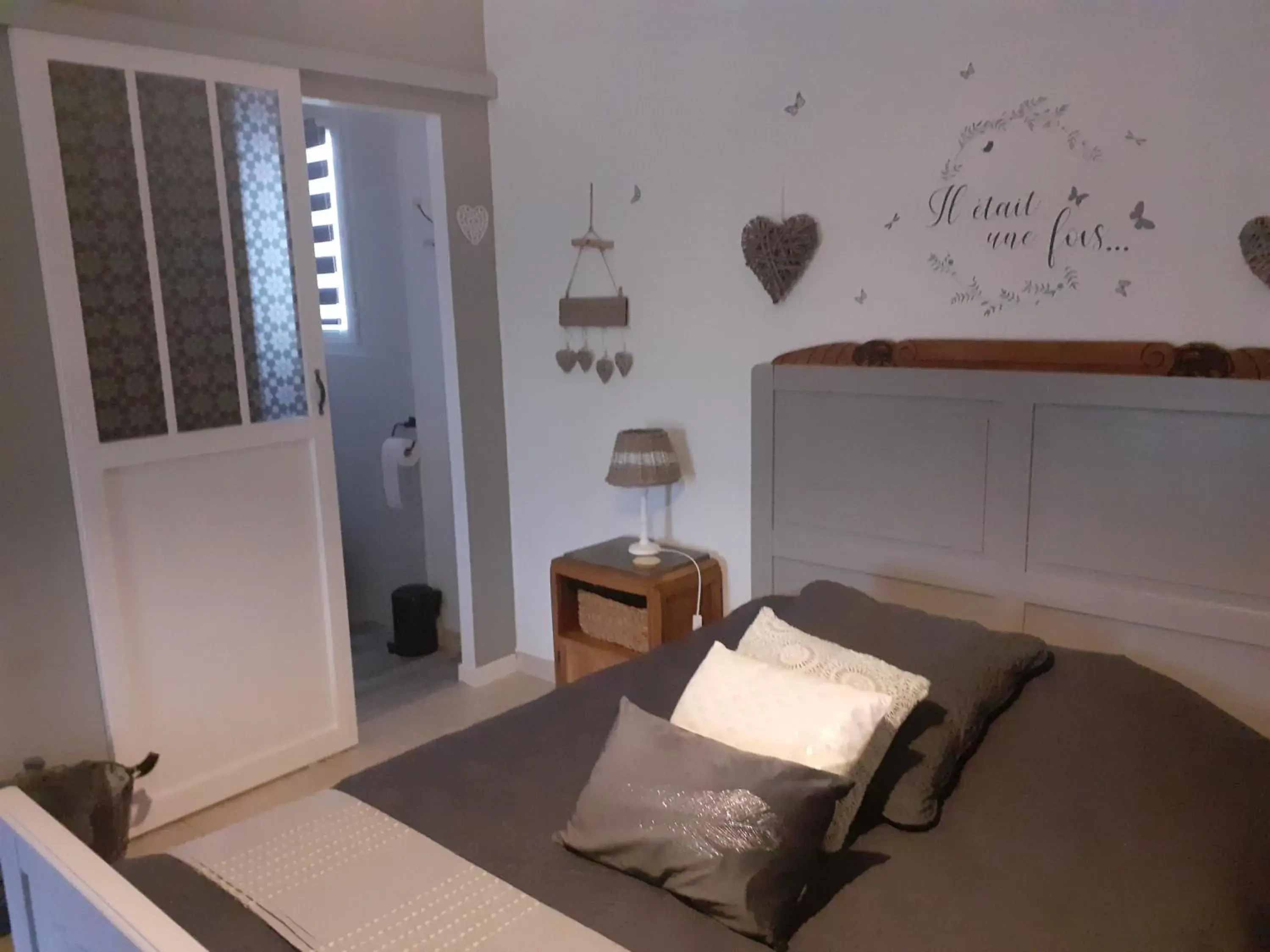 Double Room - single occupancy in Maison d'hôtes L'air d'antan Double Room - single occupancy in Maison d'hôtes L'air d'antan