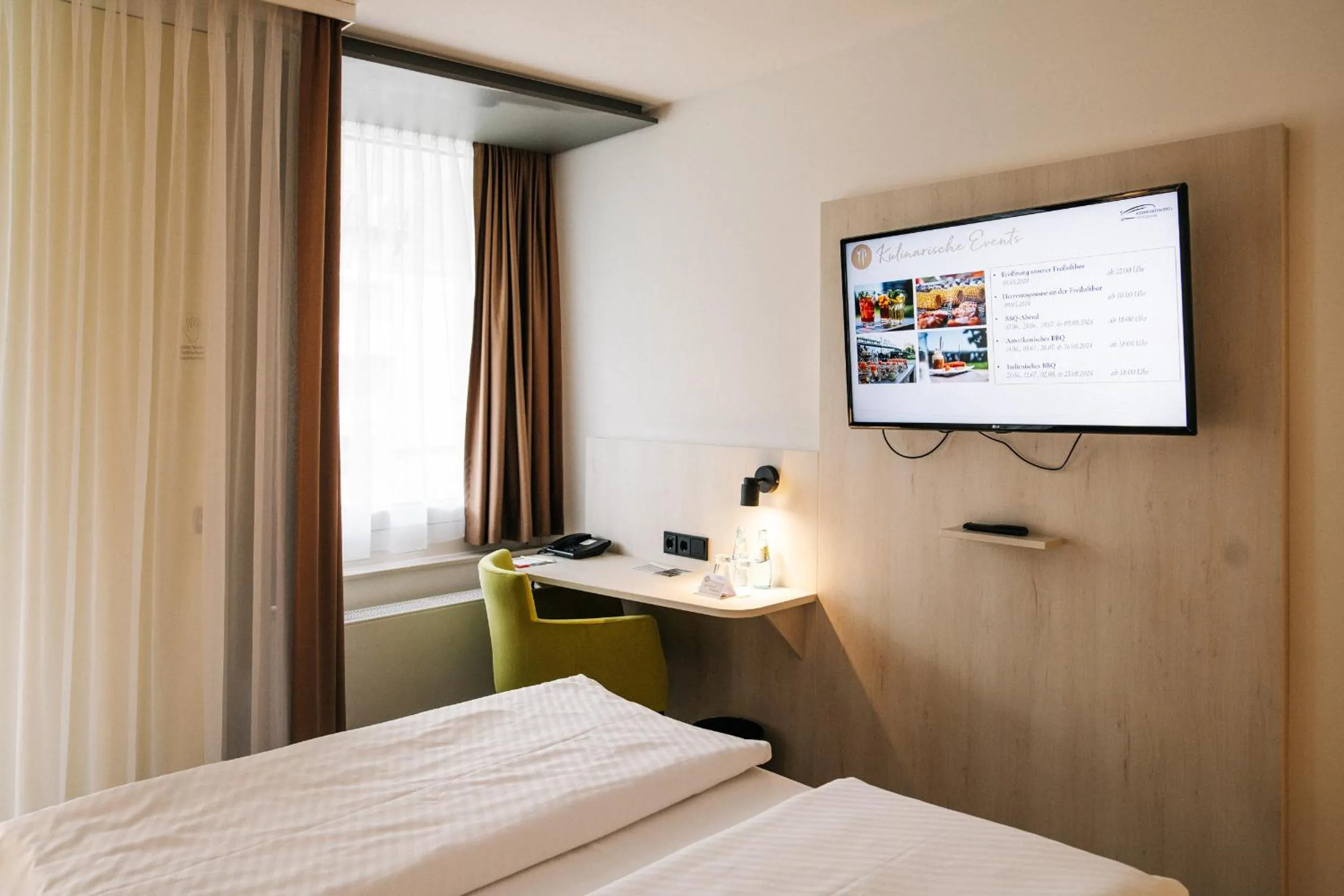 TV and multimedia, Bed in Kongresshotel Potsdam am Templiner See