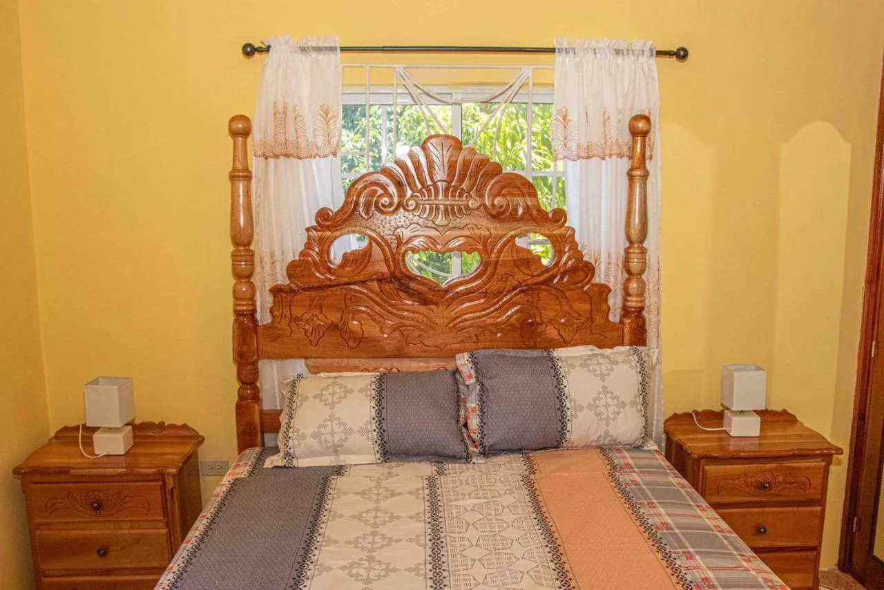 Bedroom, Bed in Bev's Rosevilla