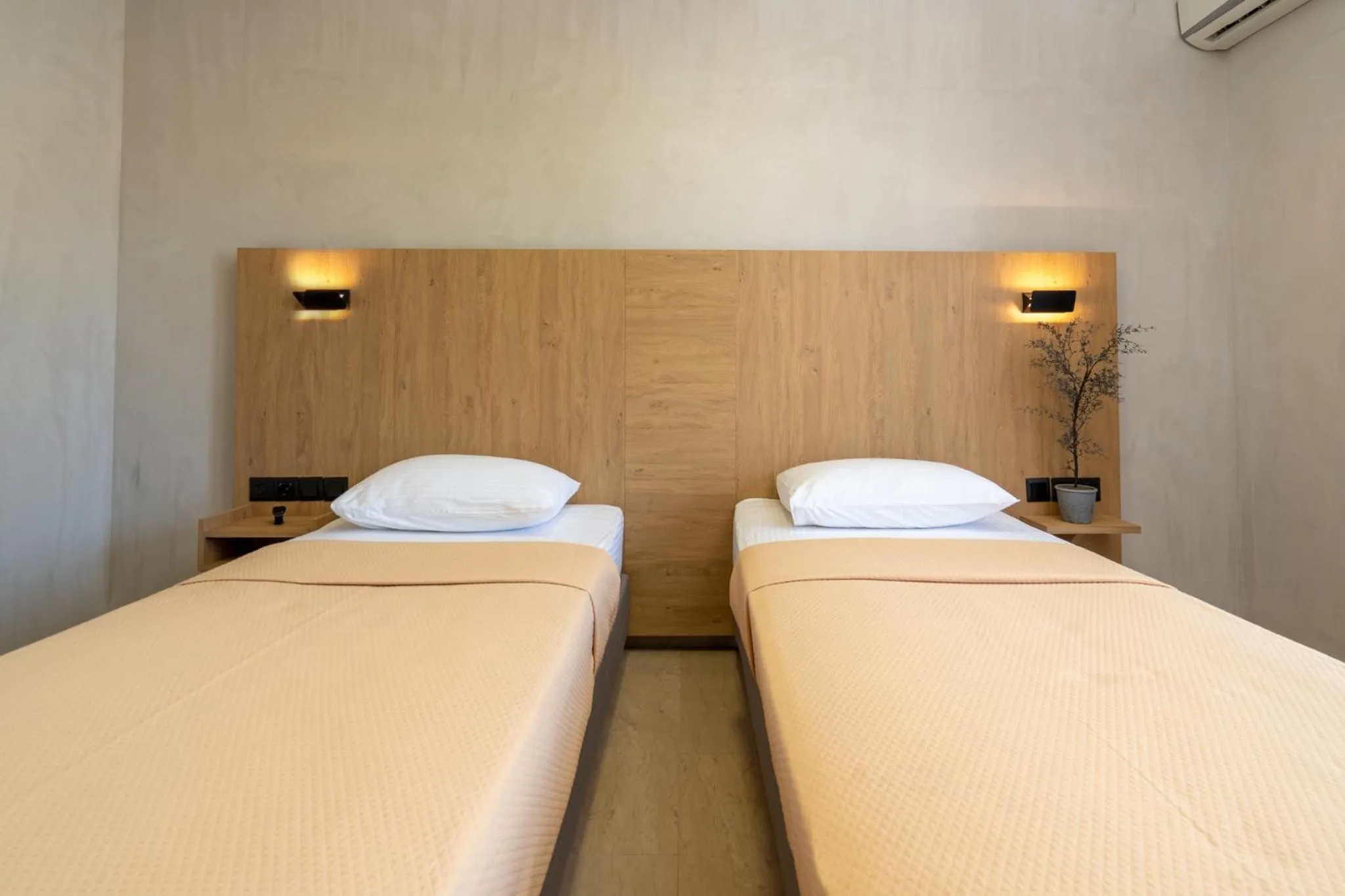 Bedroom, Bed in Comfort Zefyros