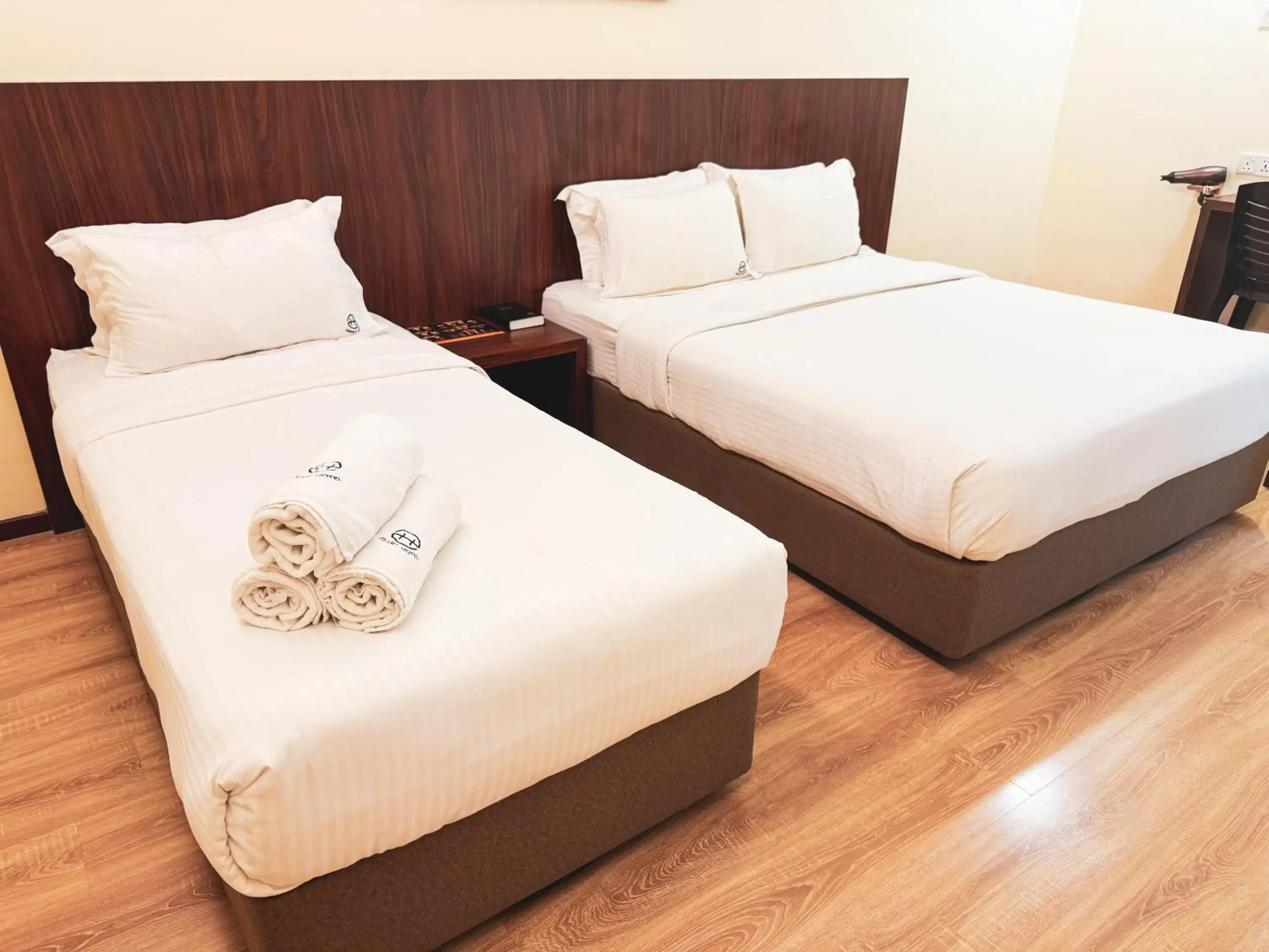 Double Room with Extra Bed in Emart Hotel (Riam) Double Room with Extra Bed in Emart Hotel (Riam)