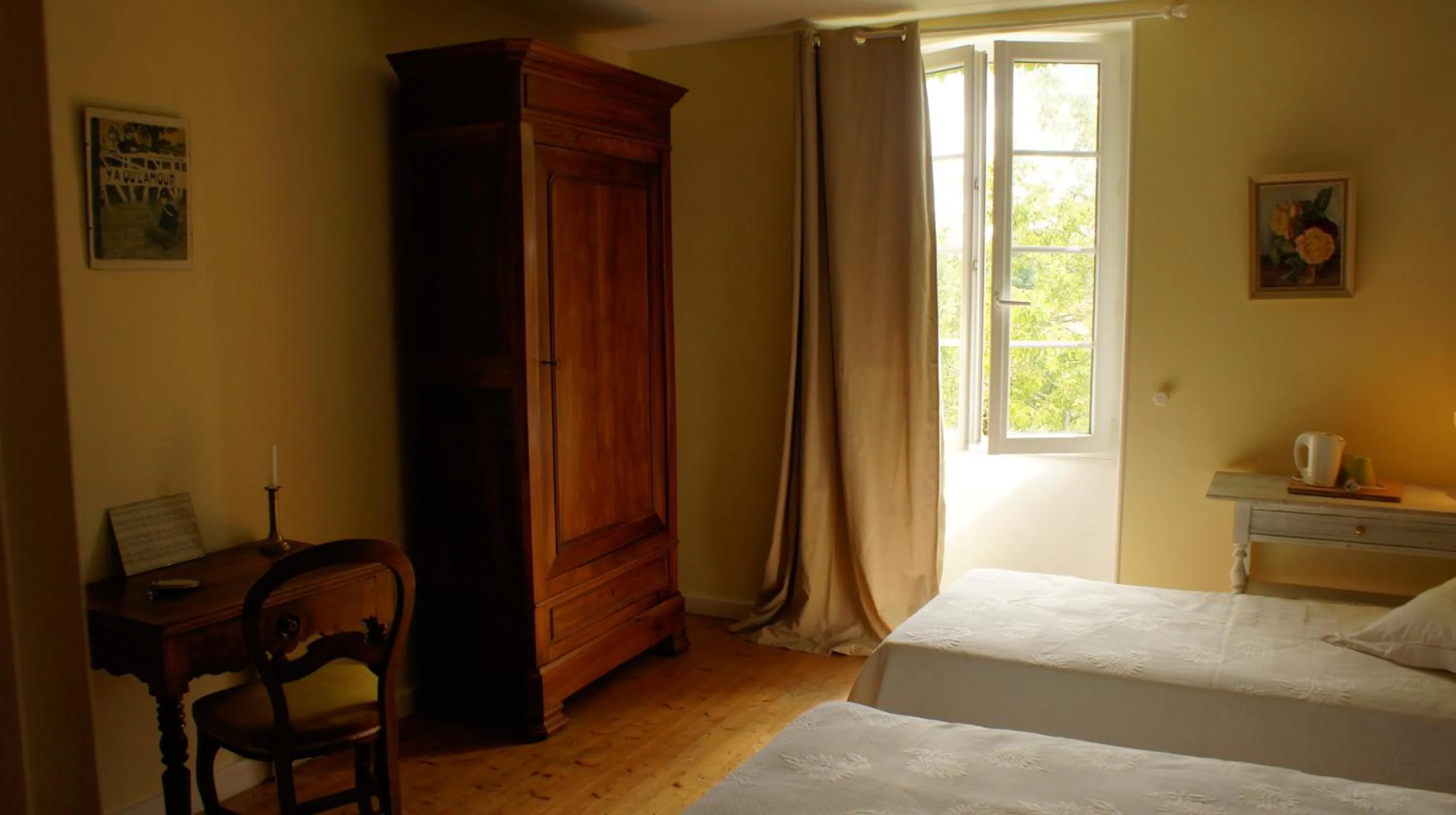 Bedroom, Bed in Chambres d'hôtes La Hourqueyre