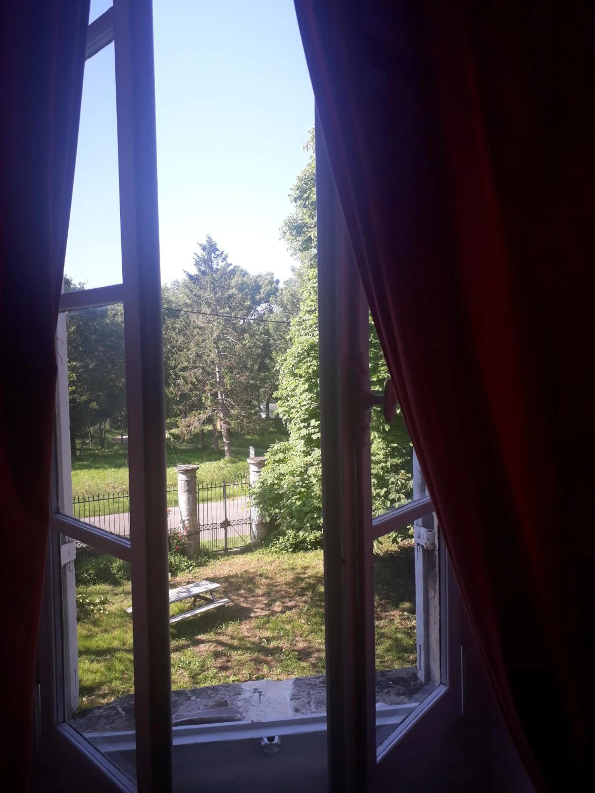 Garden view in Chambres d'hôtes La Hourqueyre