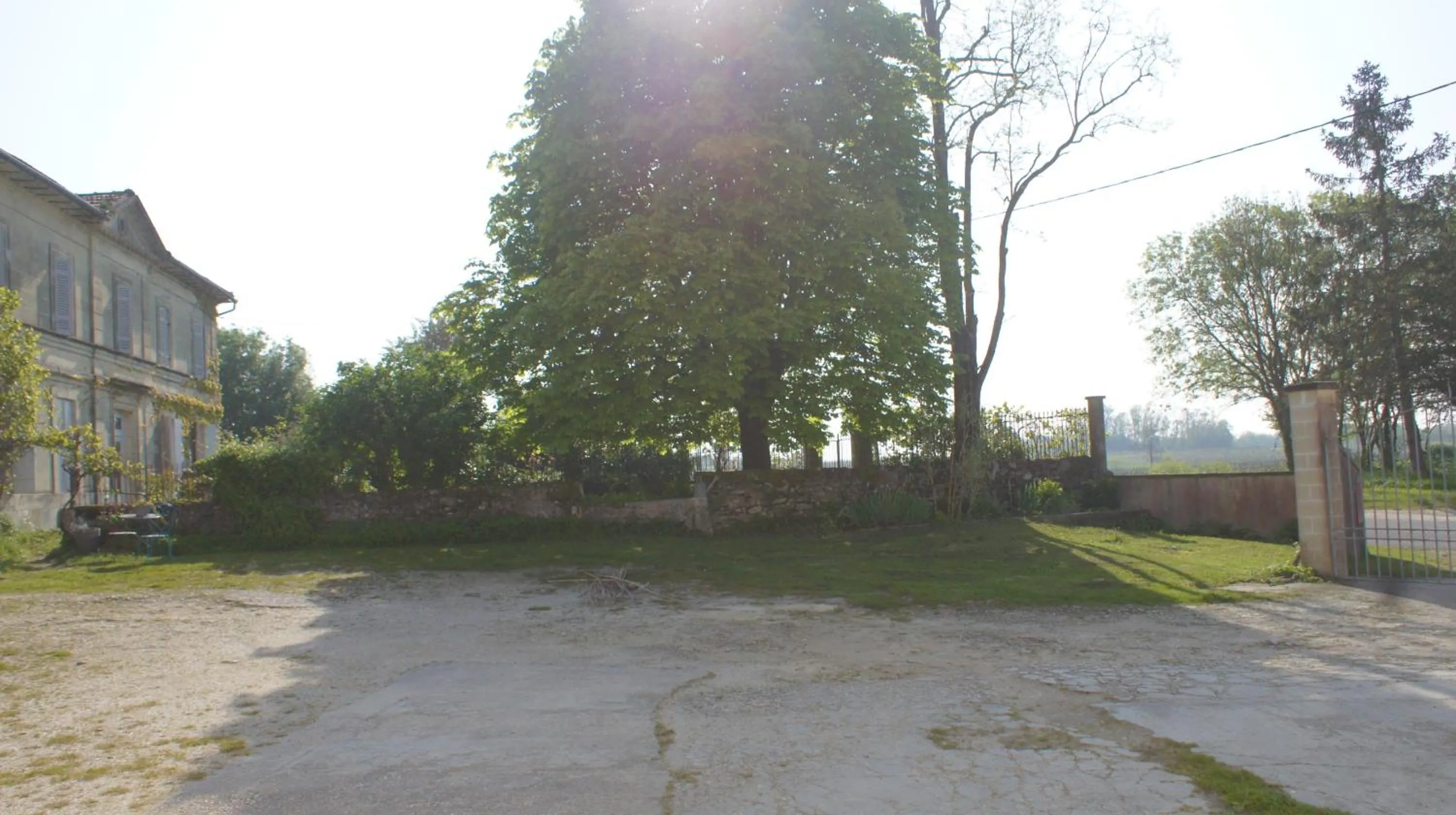 Parking in Chambres d'hôtes La Hourqueyre
