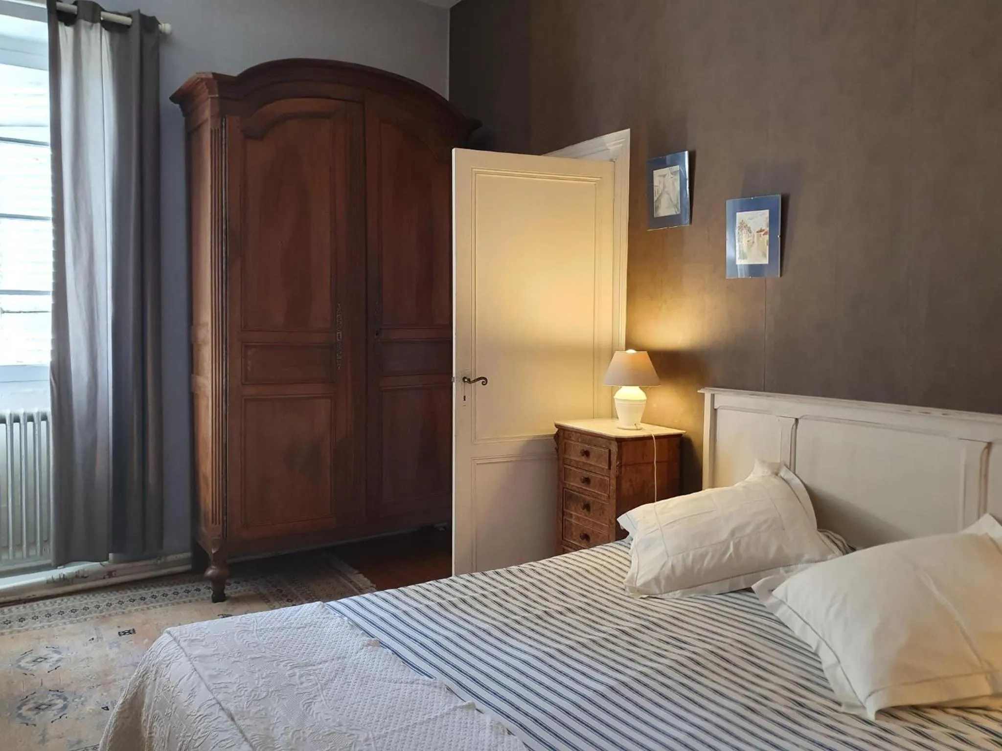 Photo of the whole room, Bed in Chambres d'hôtes La Hourqueyre