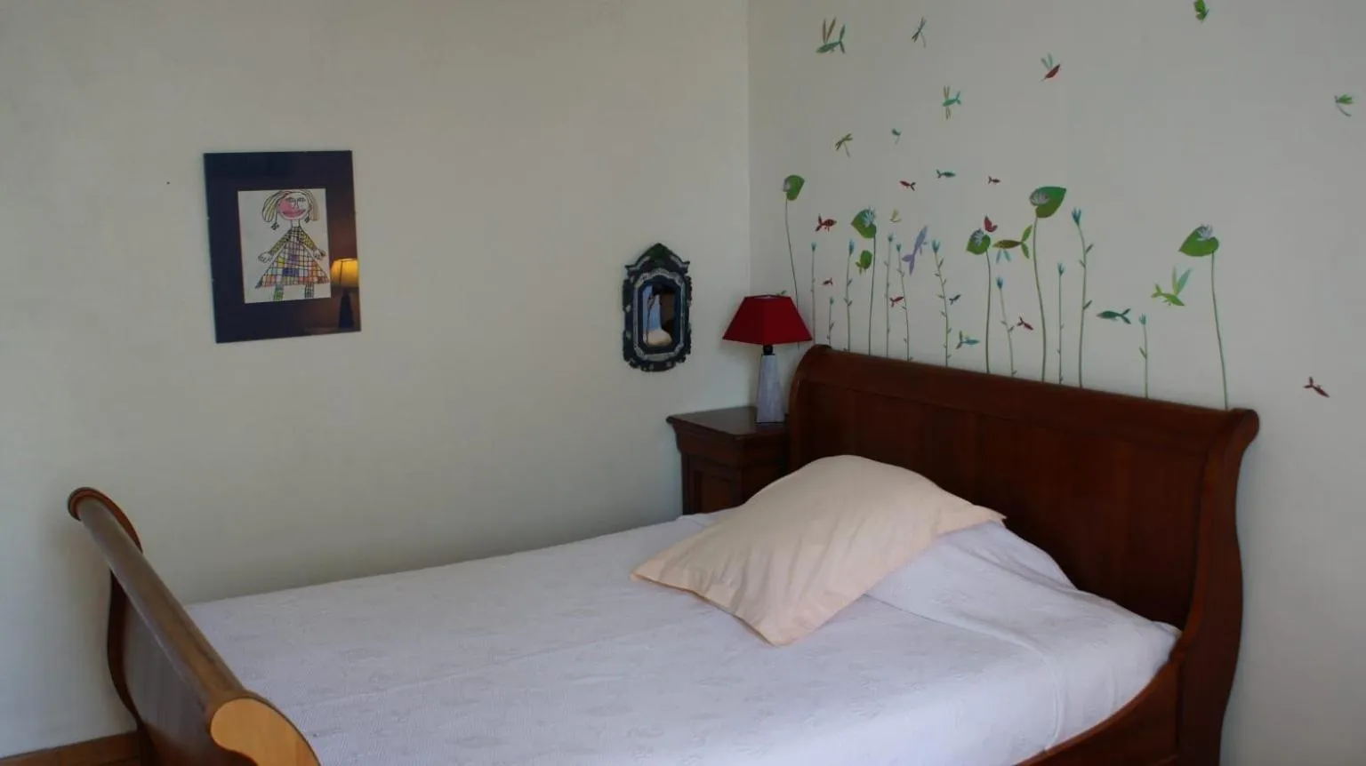 Photo of the whole room, Bed in Chambres d'hôtes La Hourqueyre