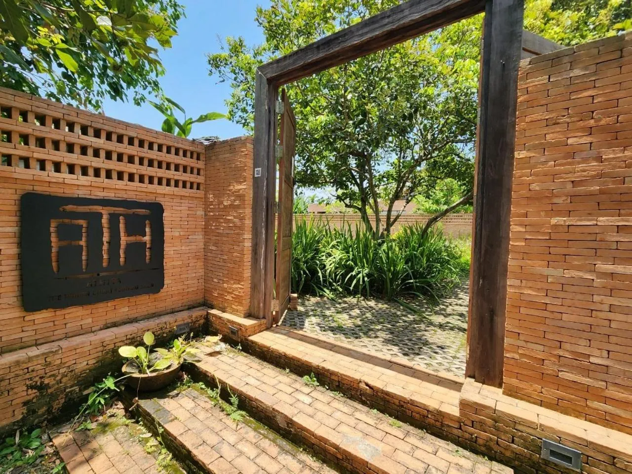 Facade/entrance in Athita The Hidden Court Chiang Saen Boutique Hotel