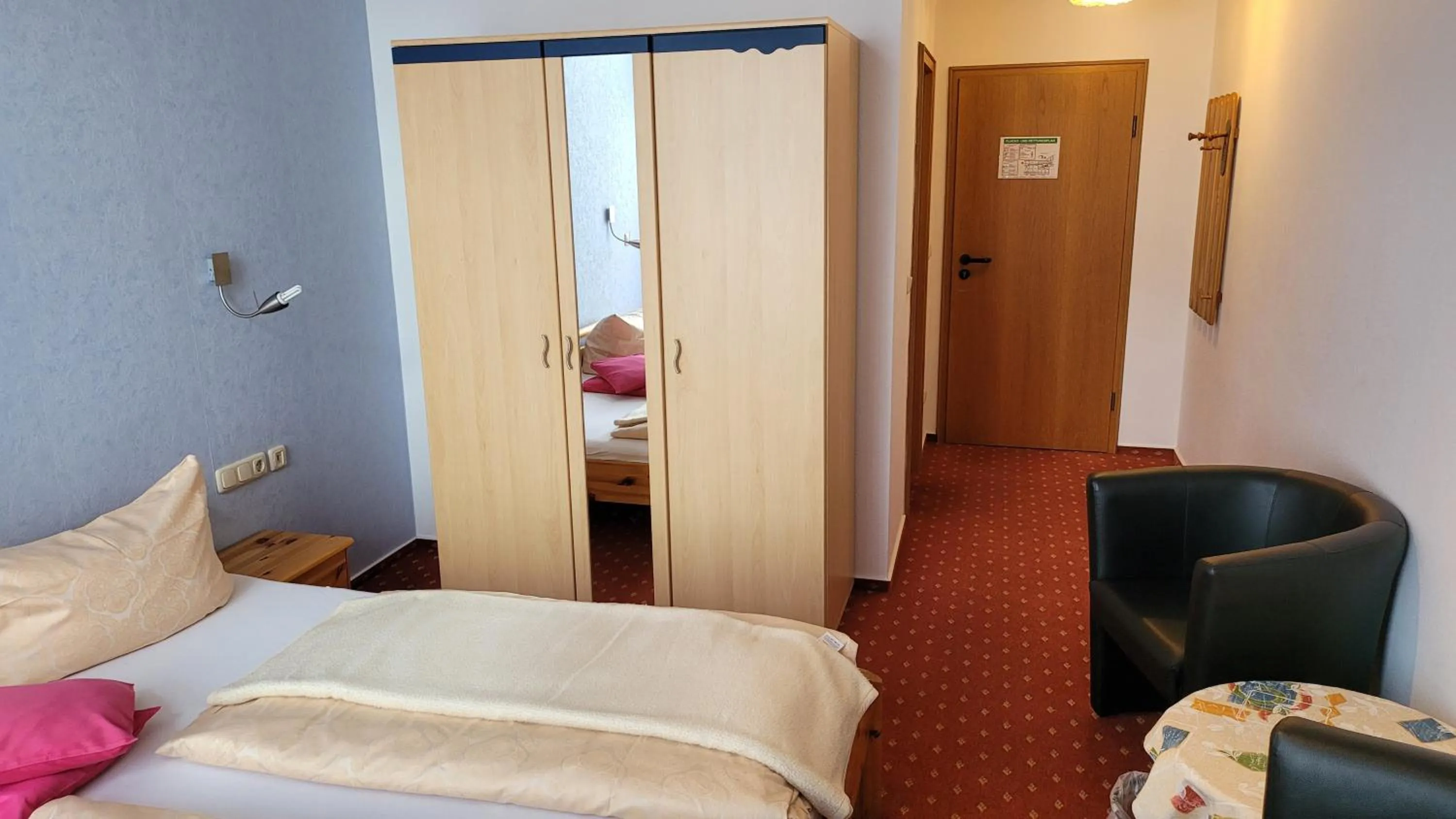 Bed in Schwarzes Lamm