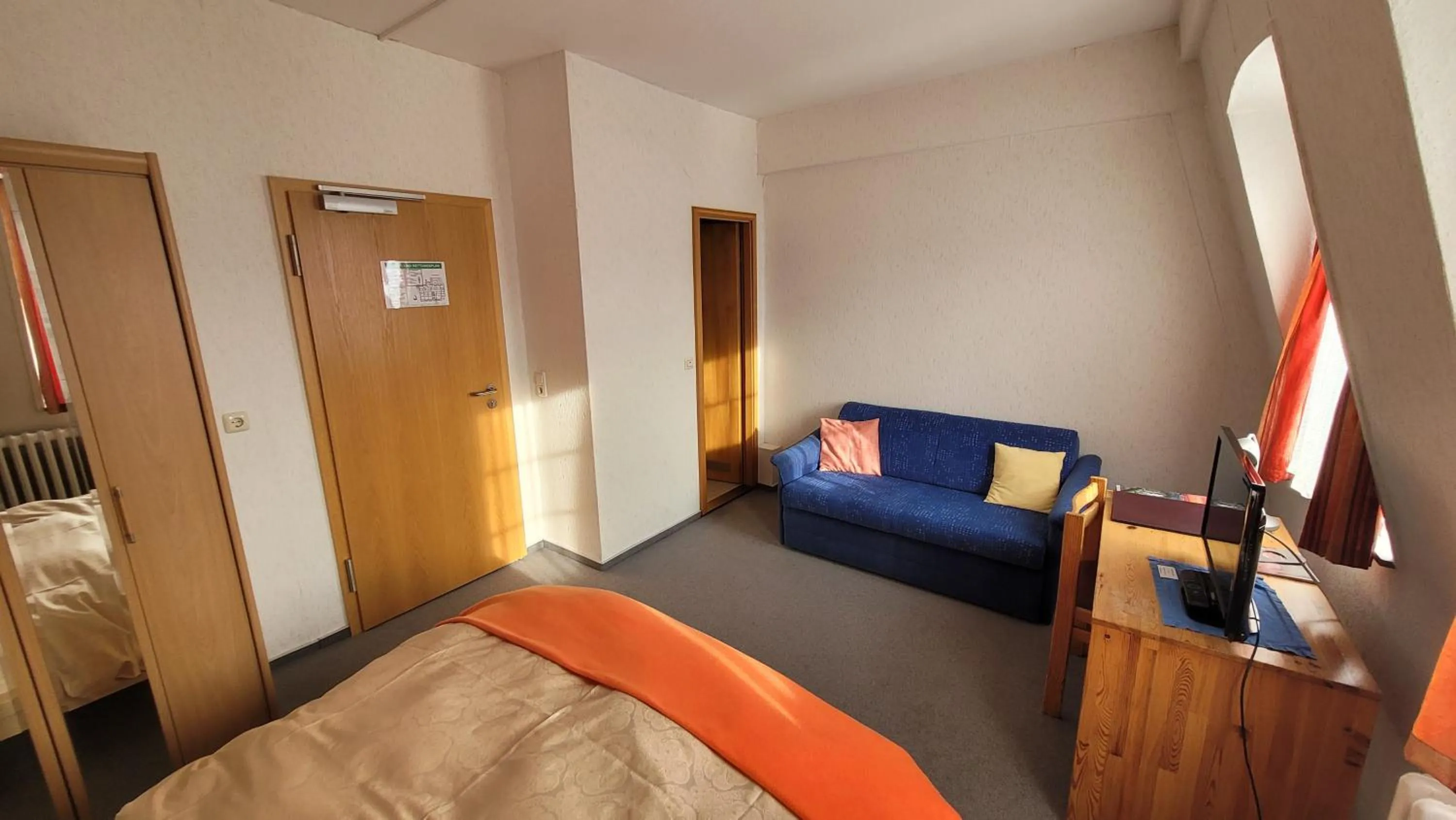 Bed in Schwarzes Lamm