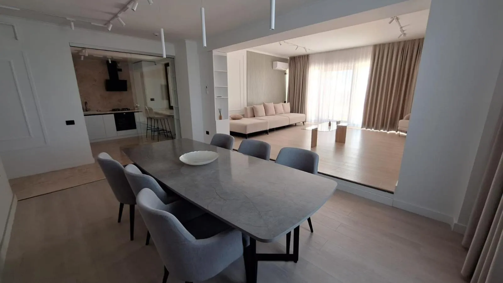 Solid Magic Apart Hotel