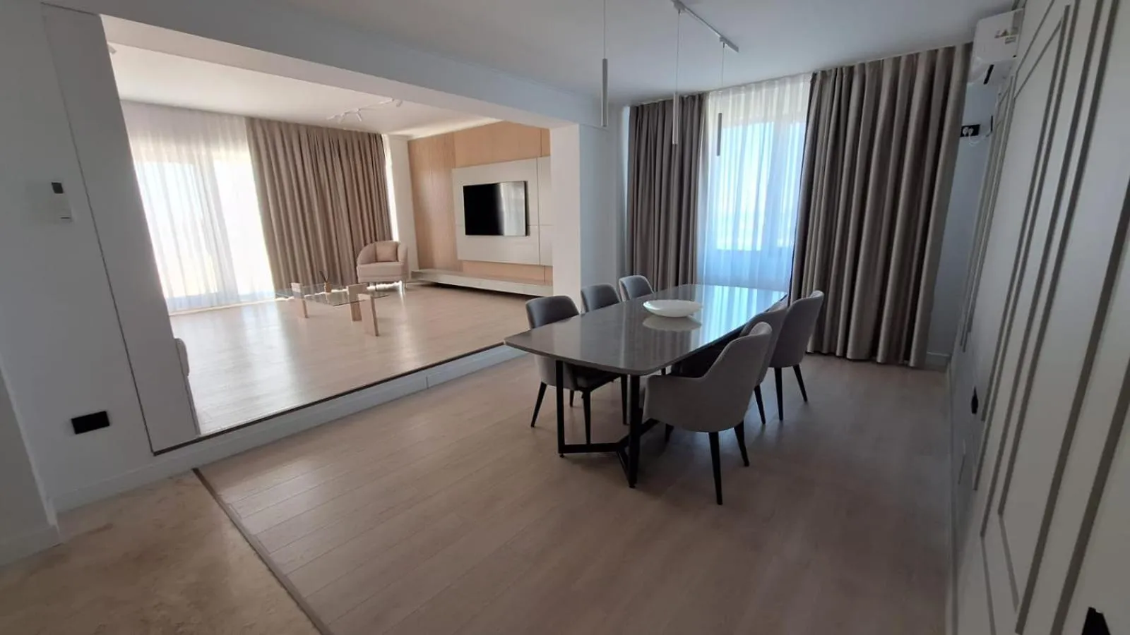 Solid Magic Apart Hotel