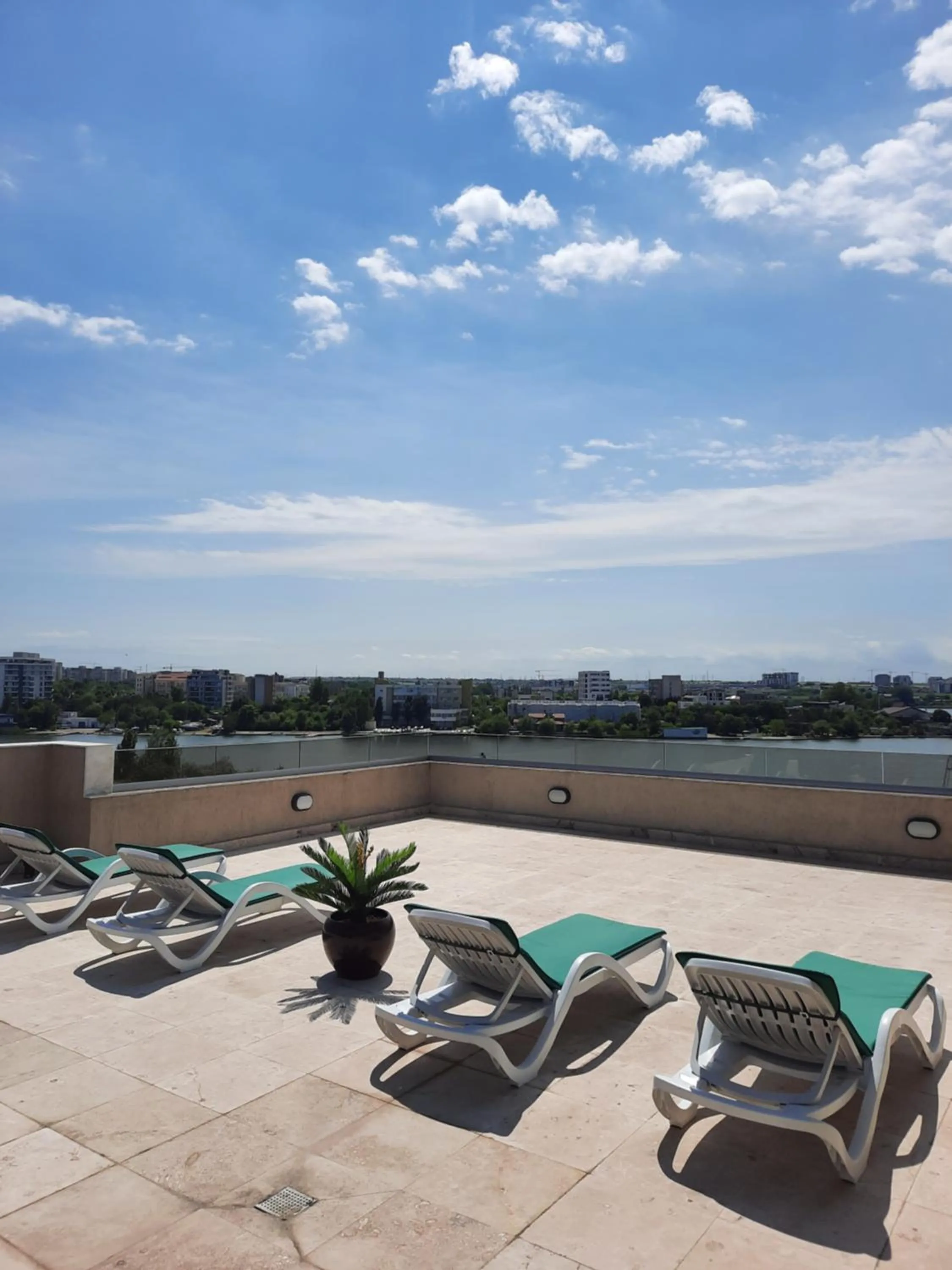 Solid Magic Apart Hotel