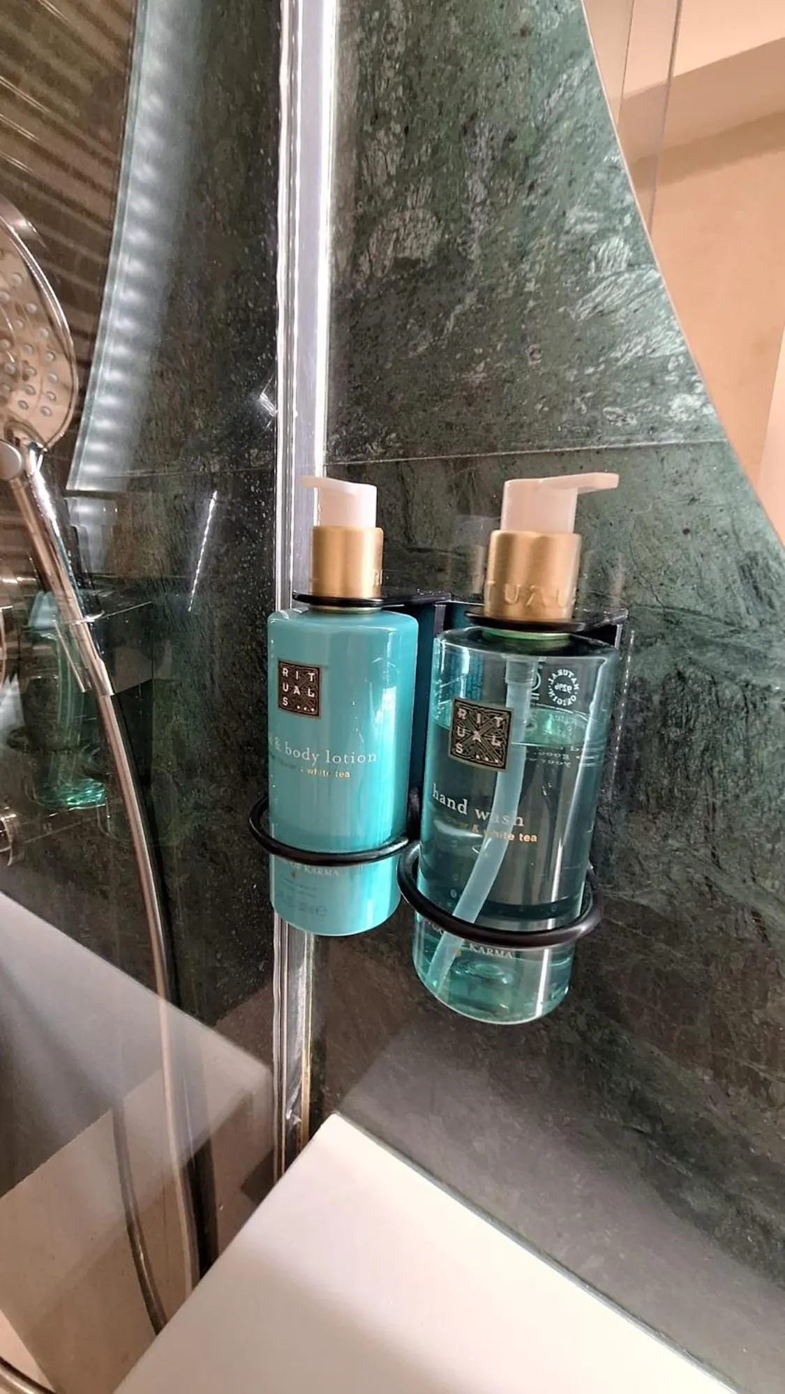 Solid Magic Apart Hotel