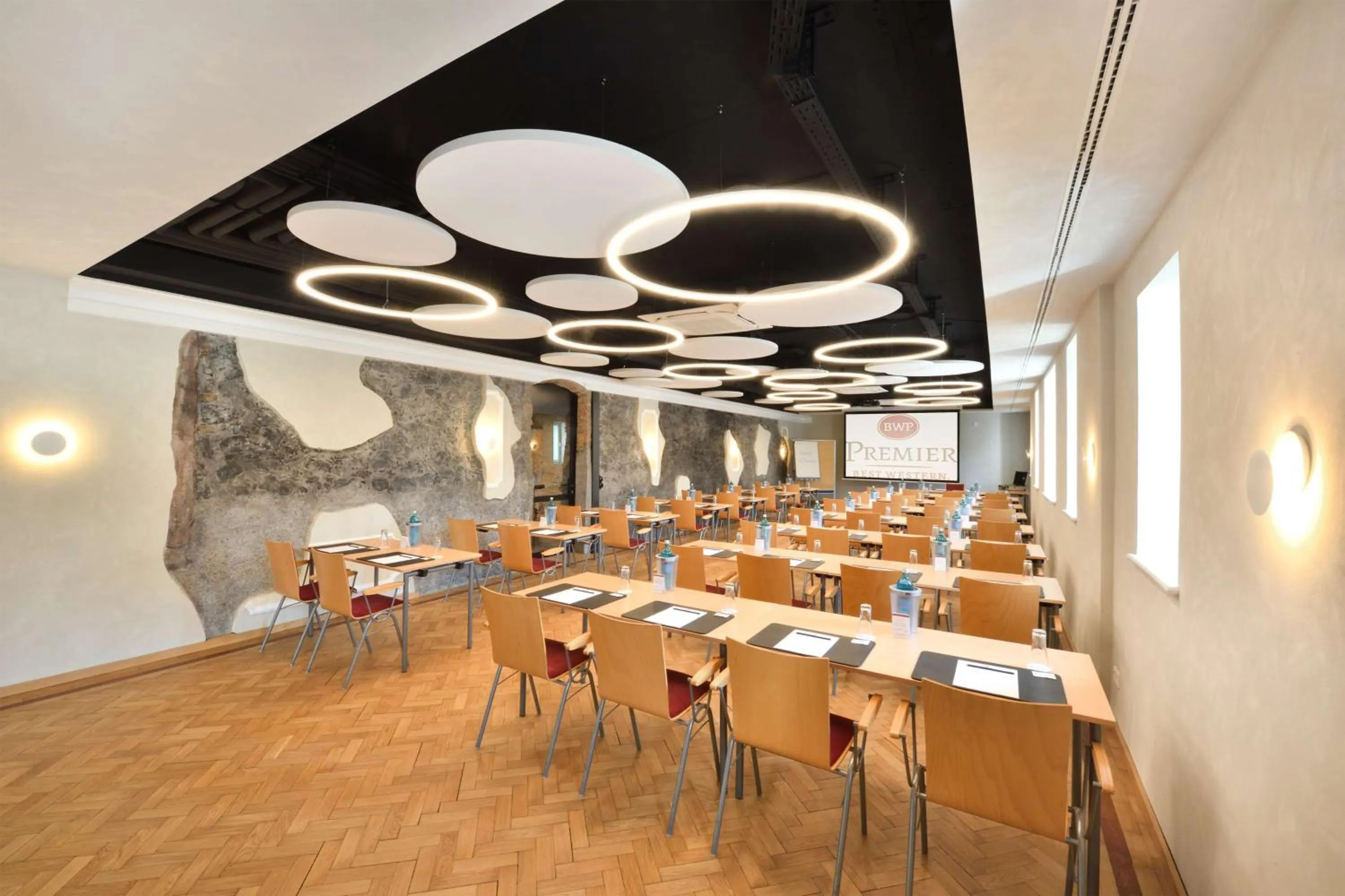 Meeting/conference room in Best Western Premier Hotel Villa Stokkum