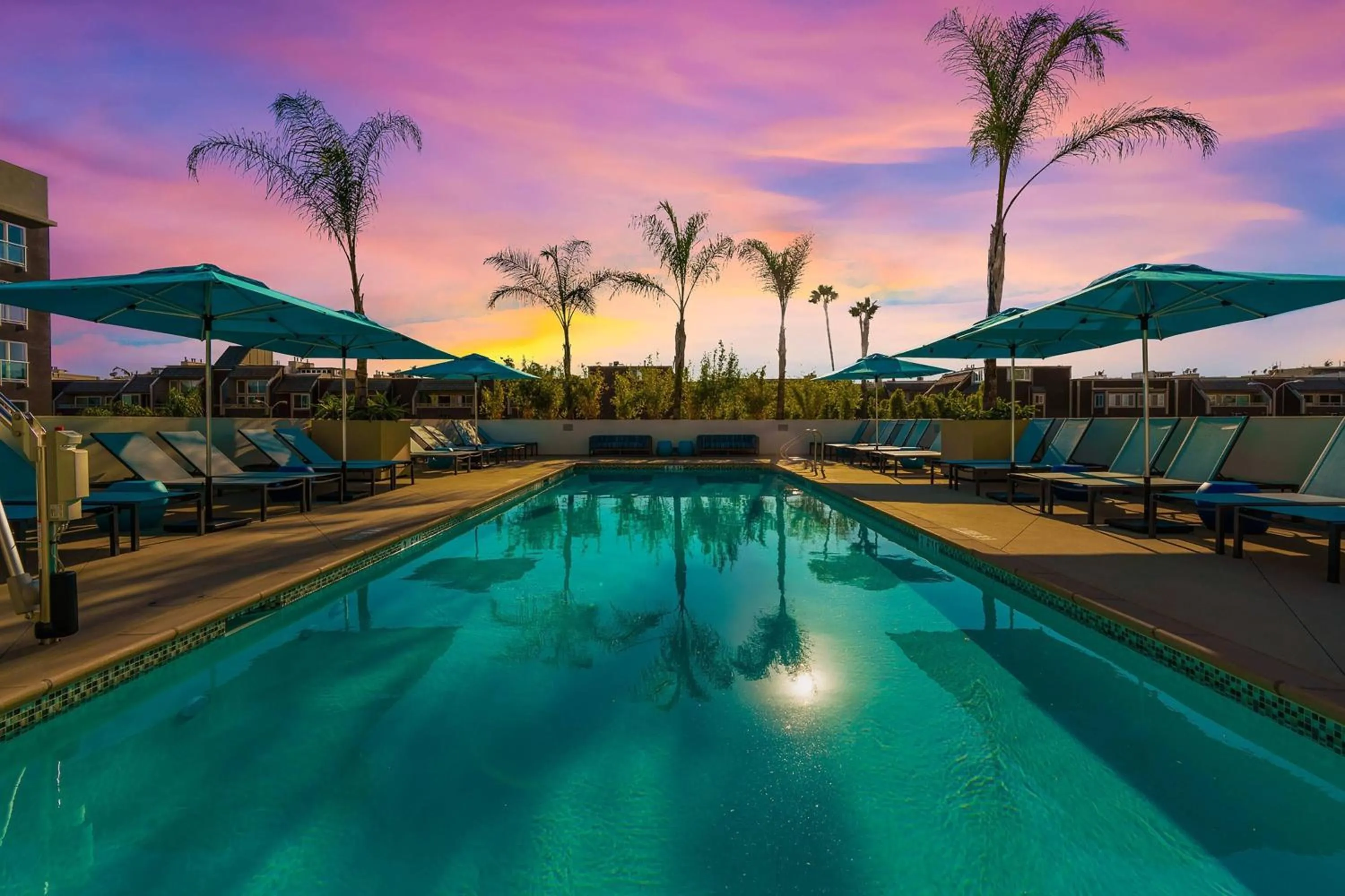 Swimming pool in Residence Inn by Marriott Marina del Rey