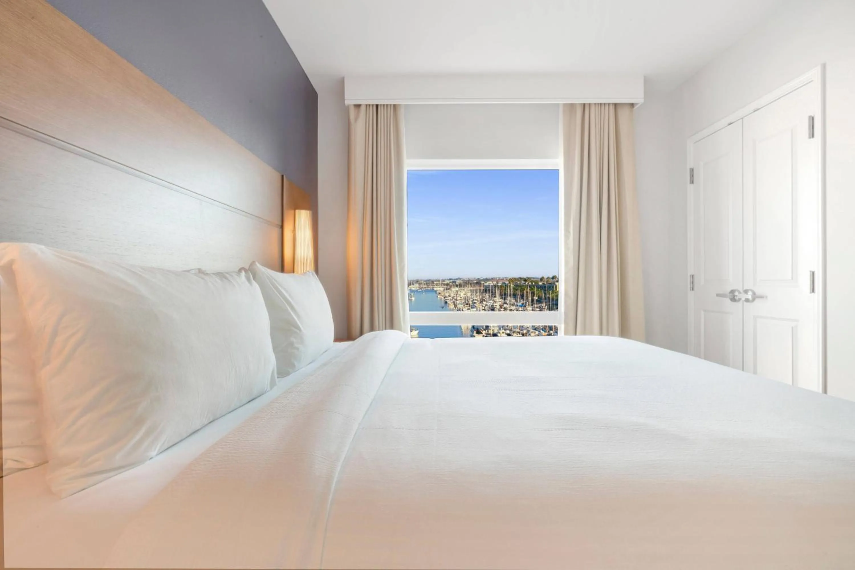 Bedroom, Bed in Residence Inn by Marriott Marina del Rey