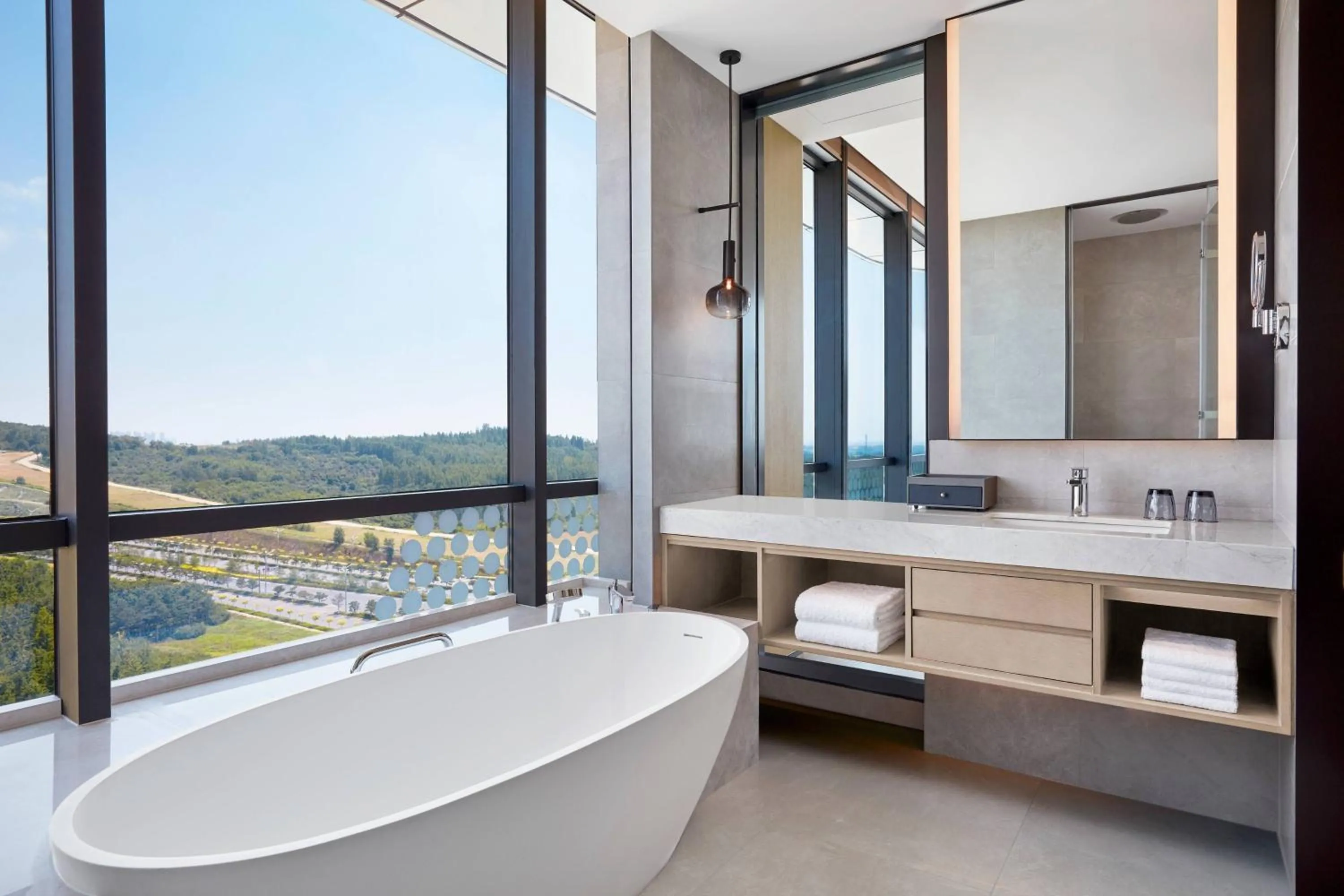 Bathroom in Courtyard by Marriott Qinhuangdao West