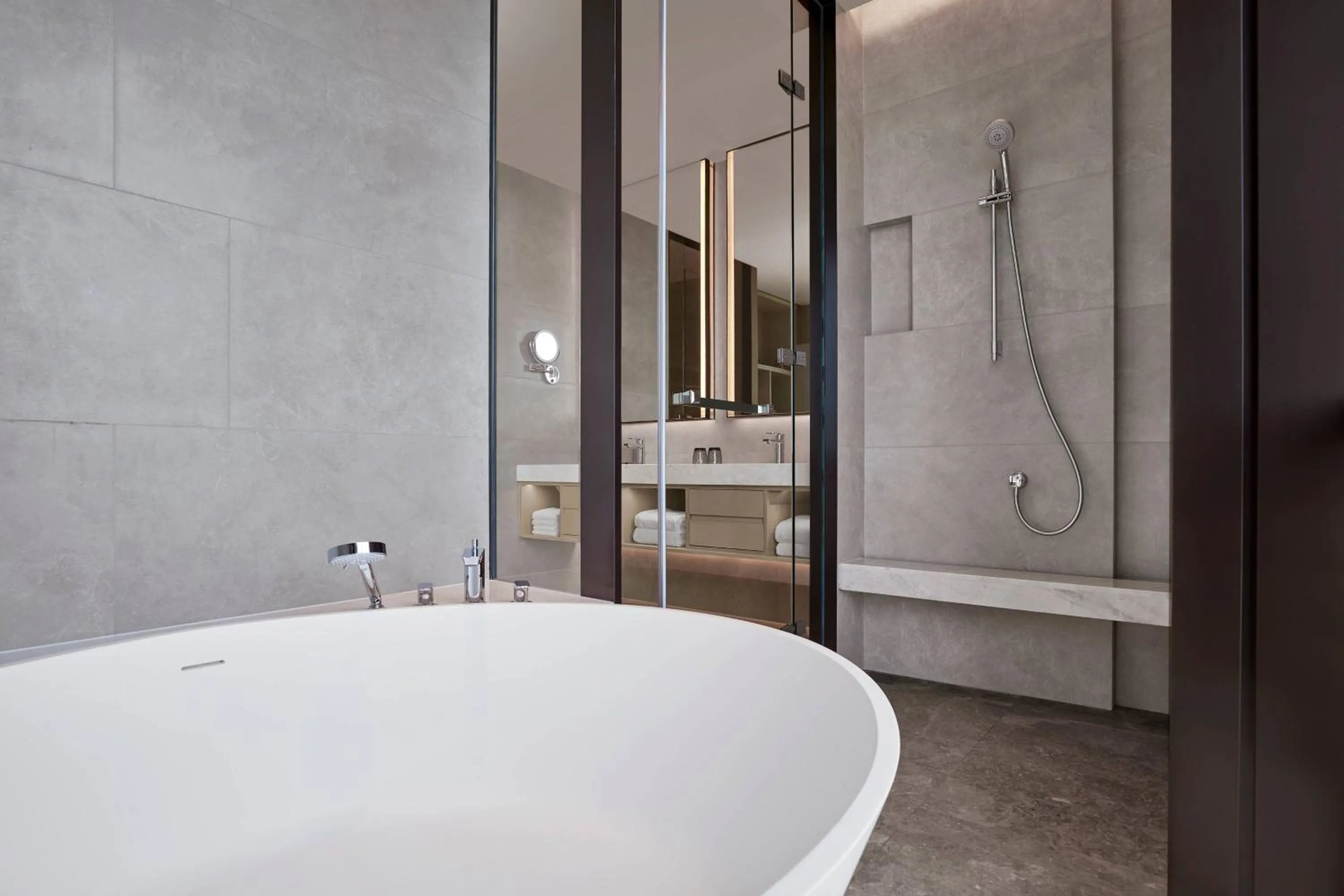Bathroom in Courtyard by Marriott Qinhuangdao West