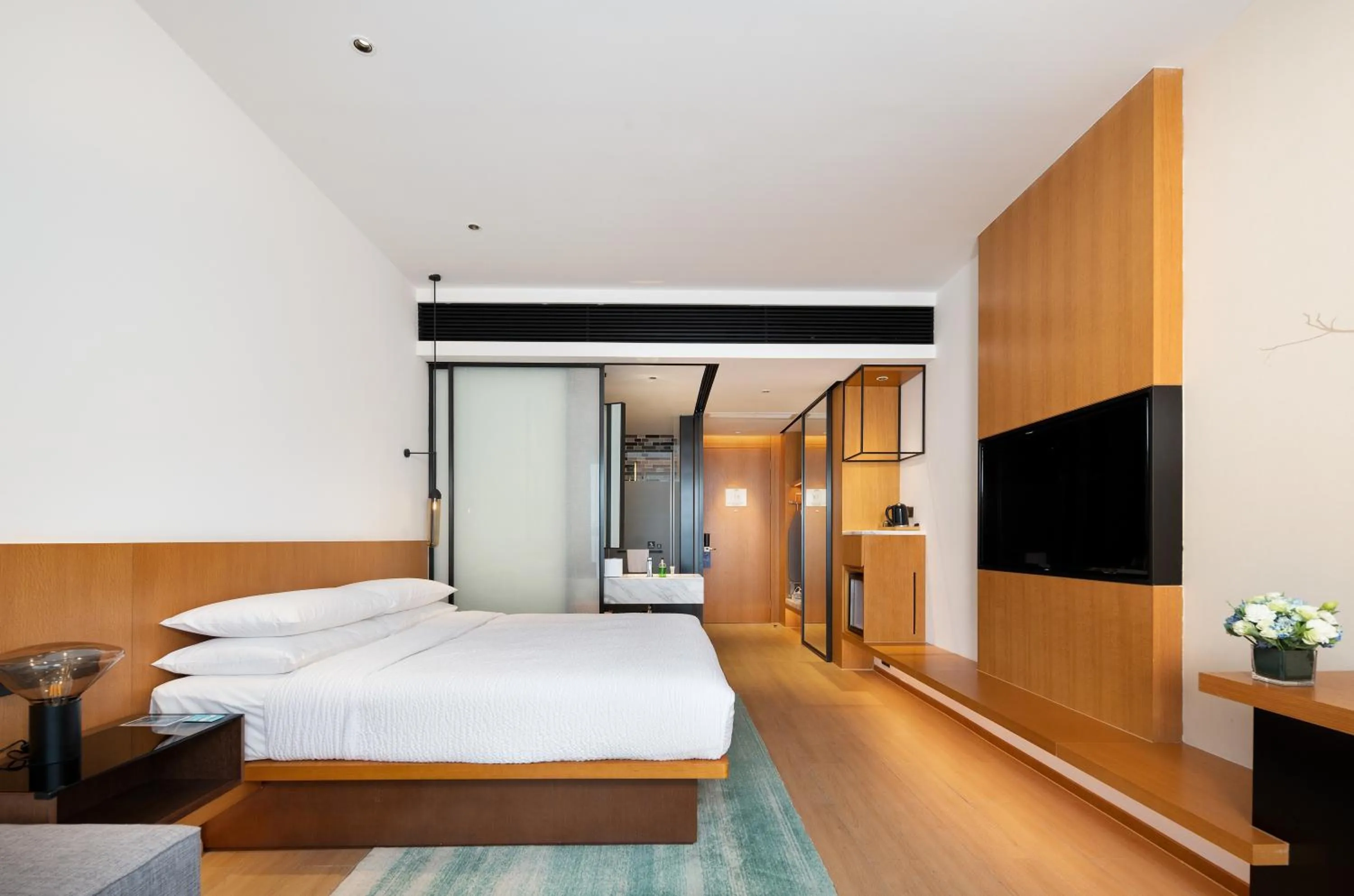 Photo of the whole room, Bed in Fairfield by Marriott Zhuhai Xiangzhou