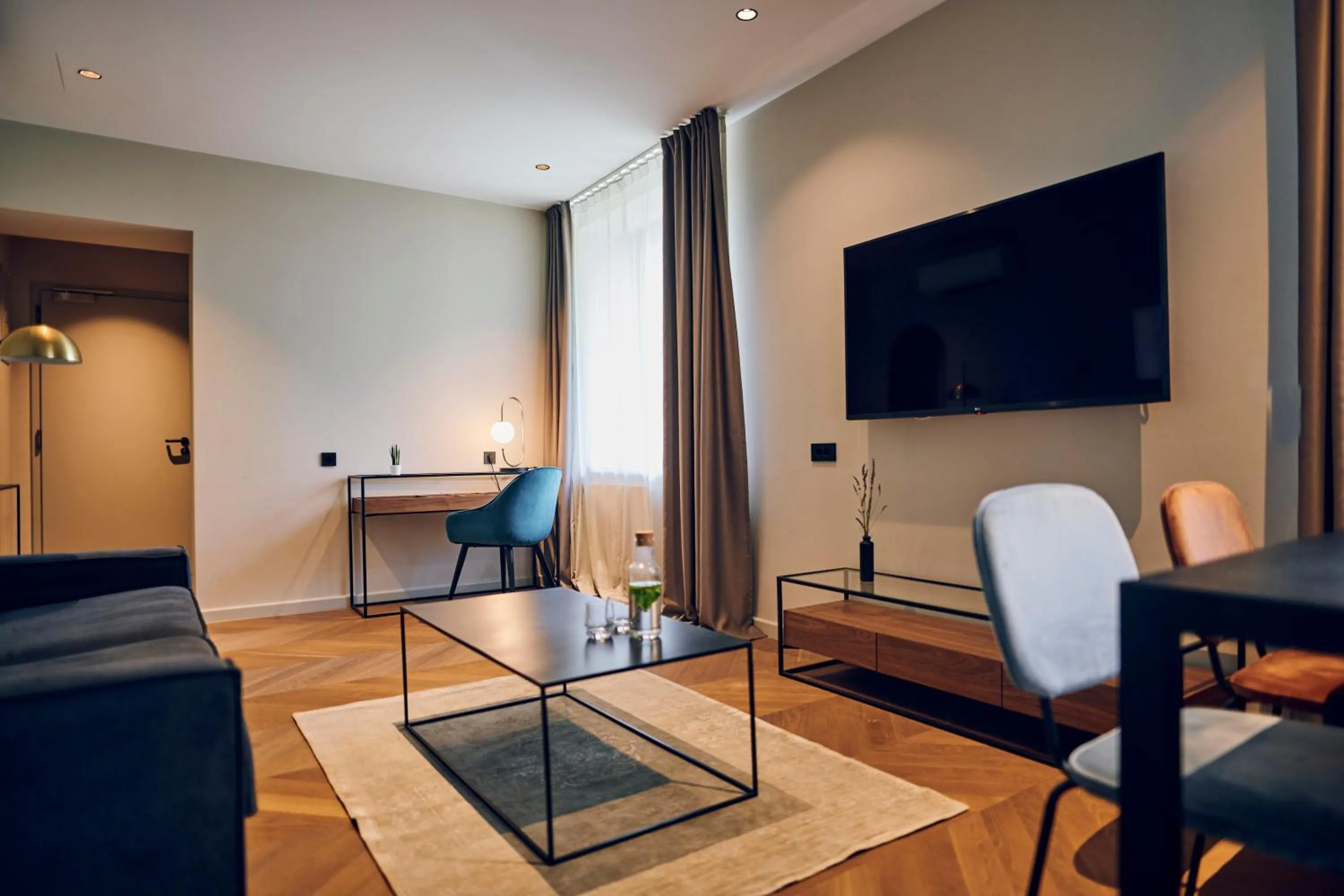 Communal lounge/ TV room in Hotel Republika