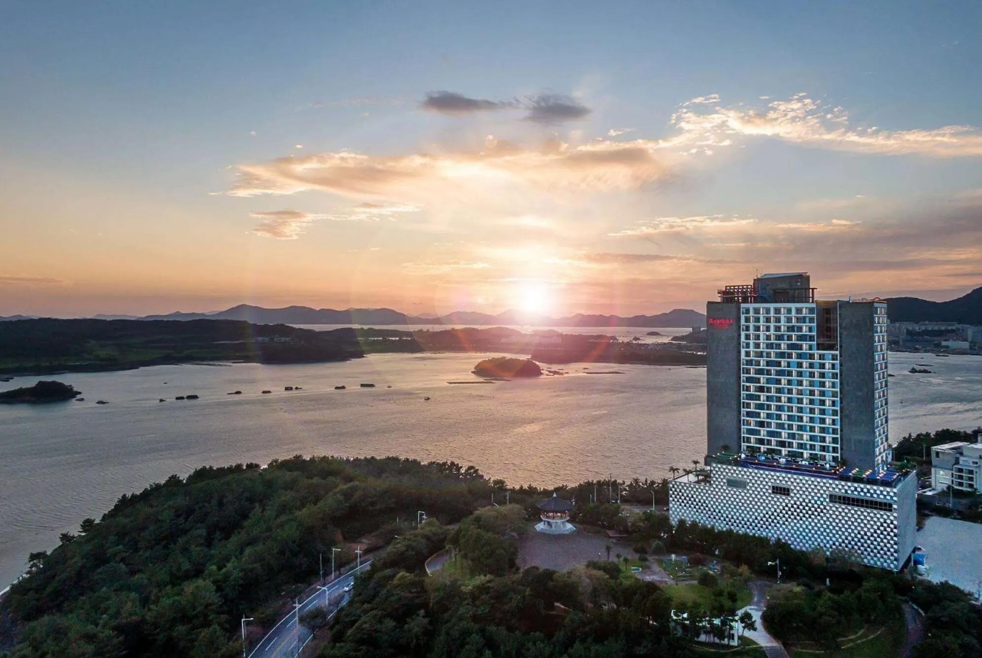 Property building in Ramada Plaza by Wyndham Dolsan Yeosu