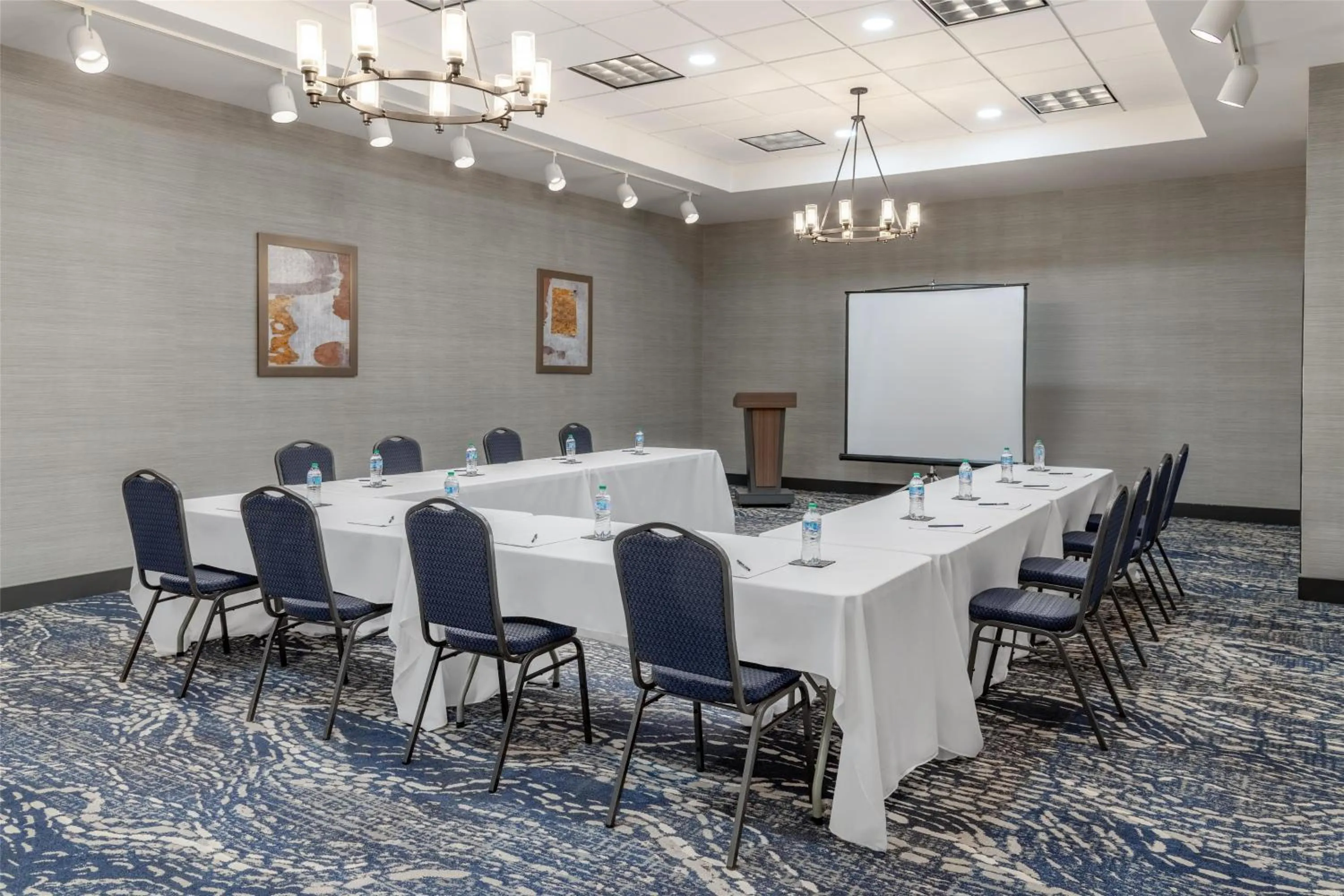 Meeting/conference room in Doubletree By Hilton Owatonna