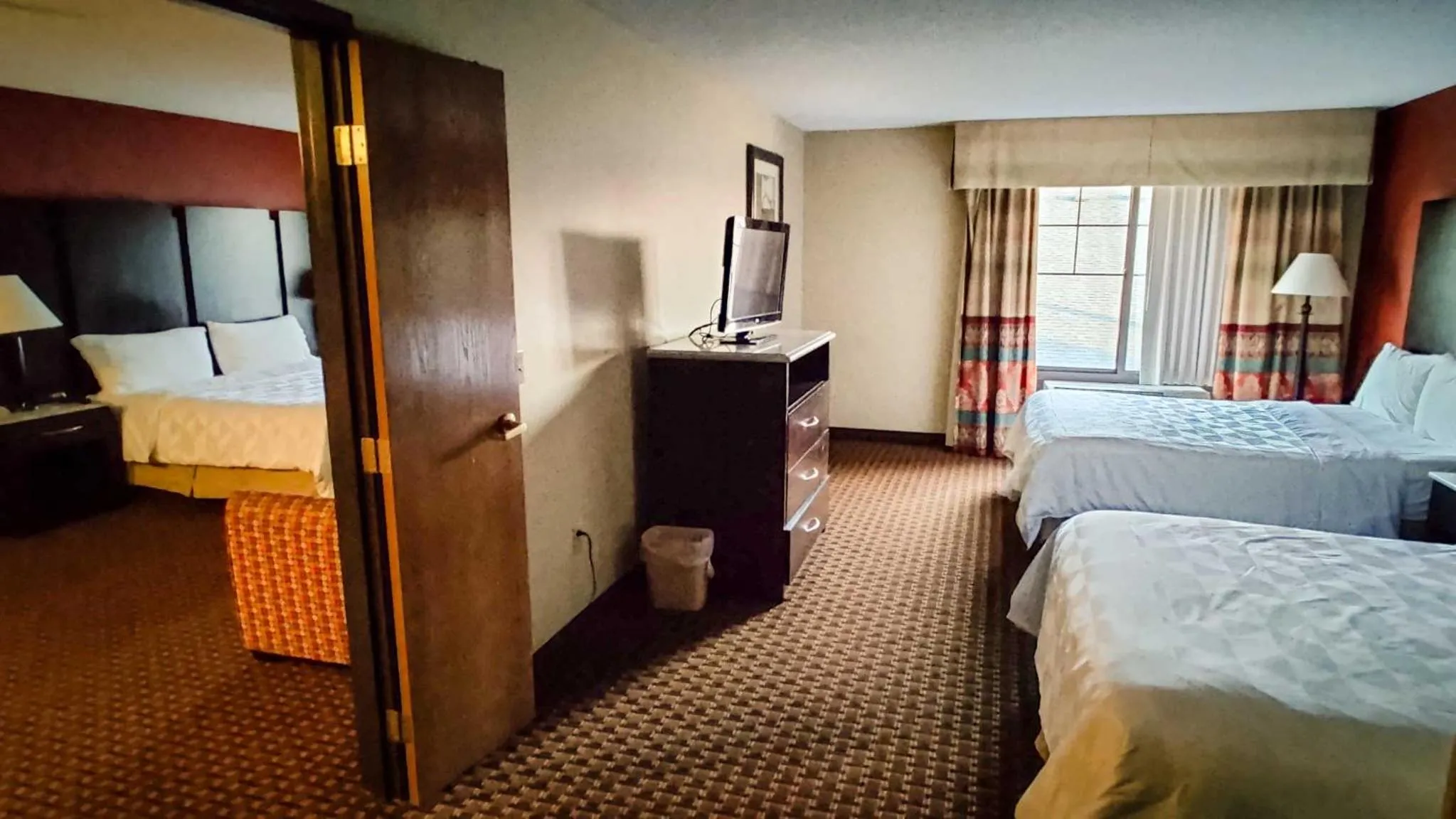Bed in Doubletree By Hilton Owatonna