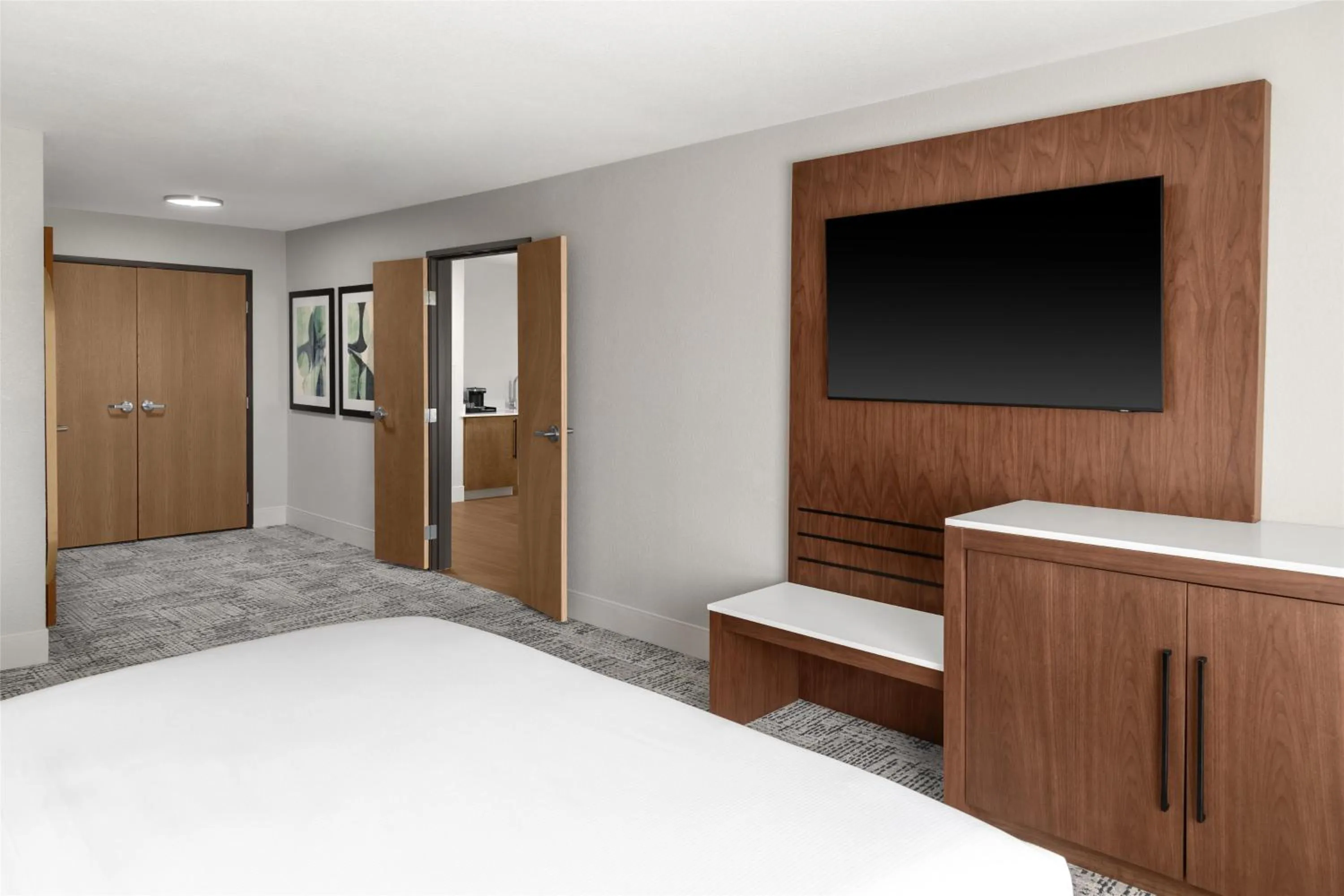 Bed in Doubletree By Hilton Owatonna