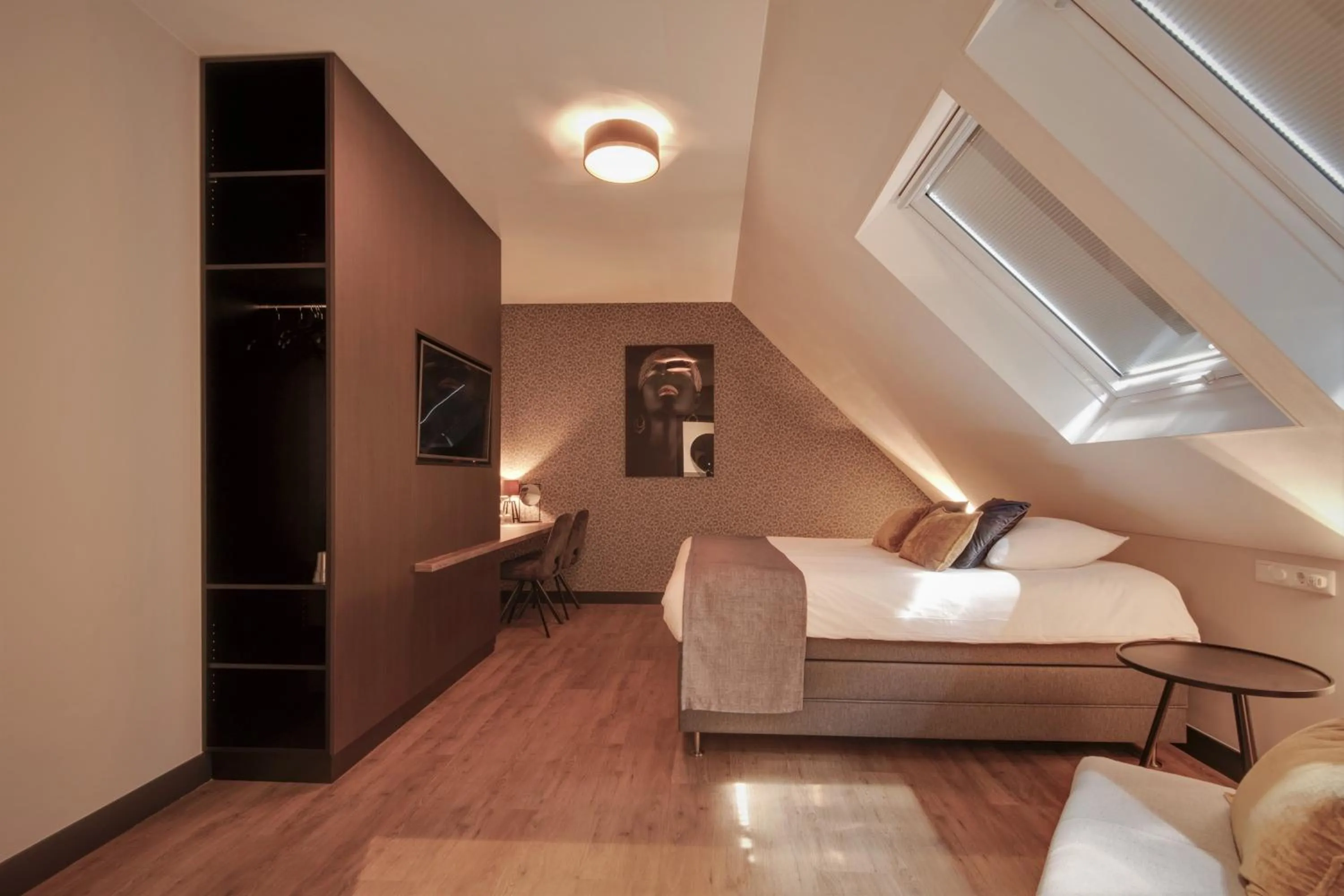 Photo of the whole room, Bed in Op dn Kreijtenberg