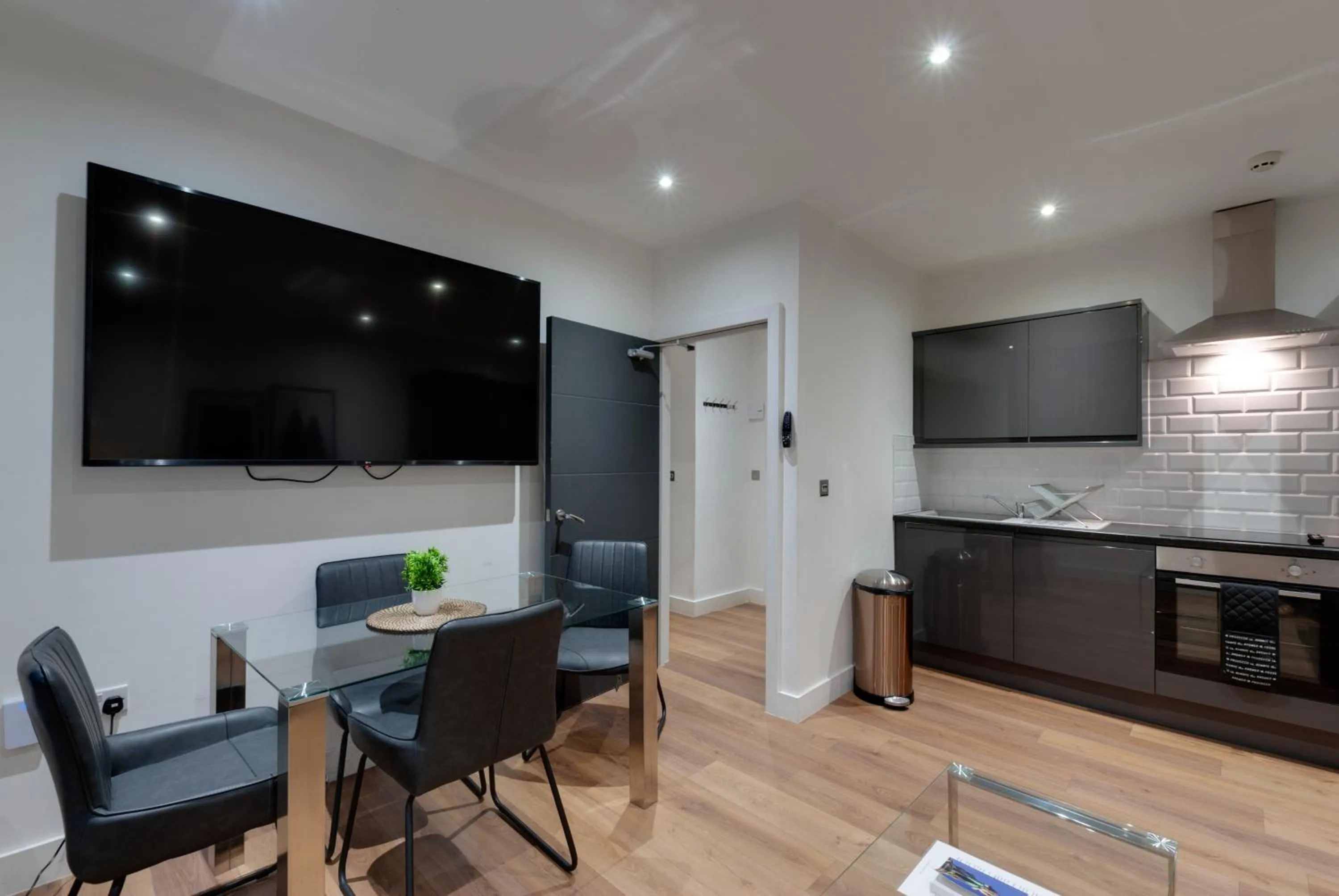 Lord Street Apartments By Happy Days