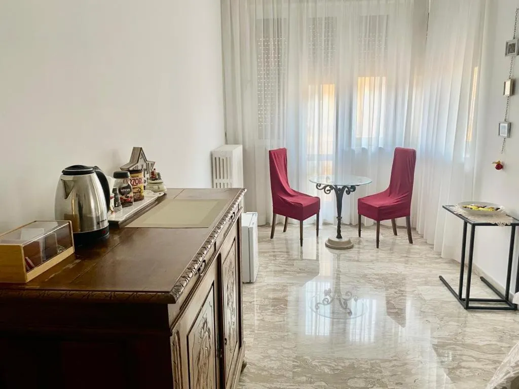 Coffee/tea facilities in B&B "Lo Straniero"