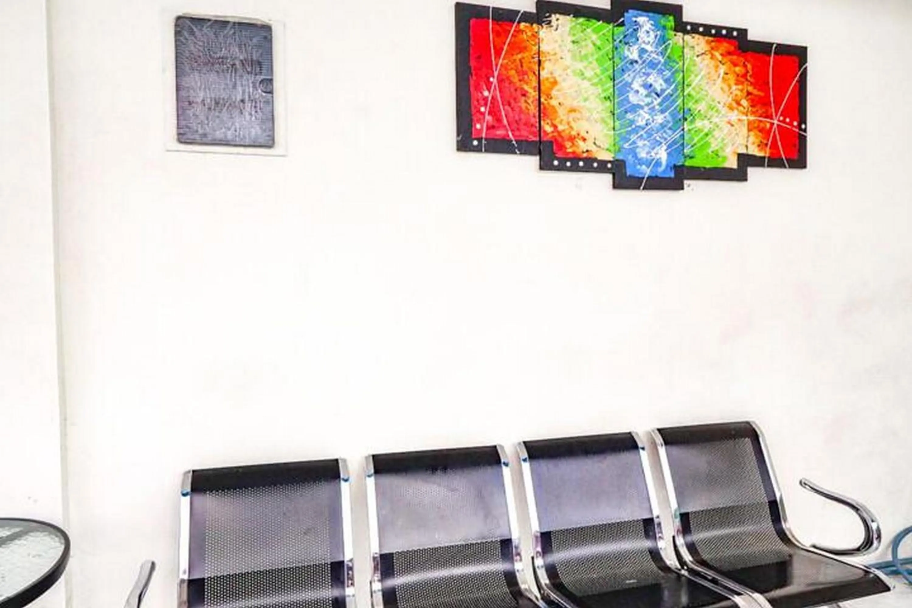 Seating area in RedDoorz at Mayjen Sungkono Surabaya