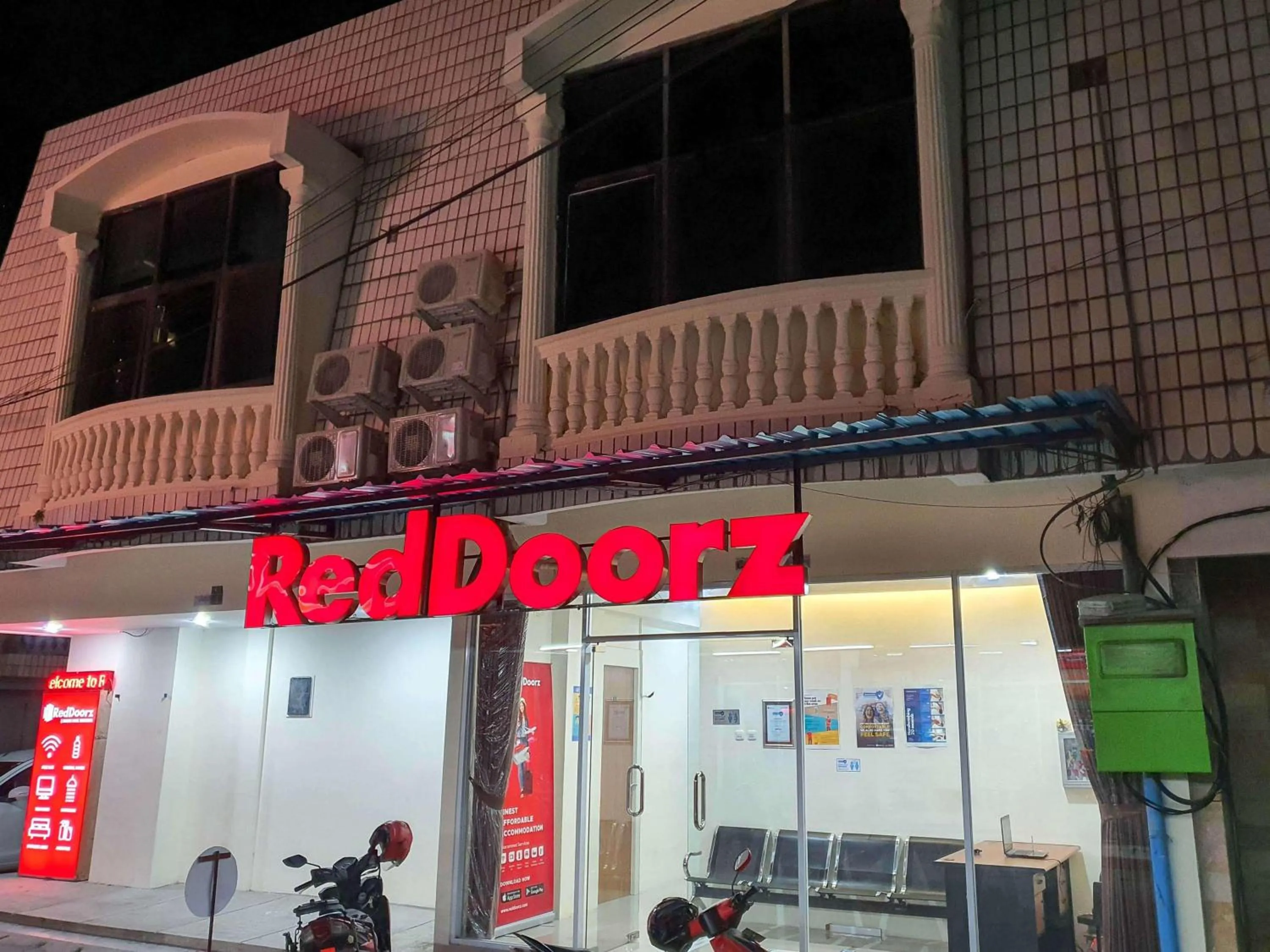 Facade/entrance in RedDoorz at Mayjen Sungkono Surabaya