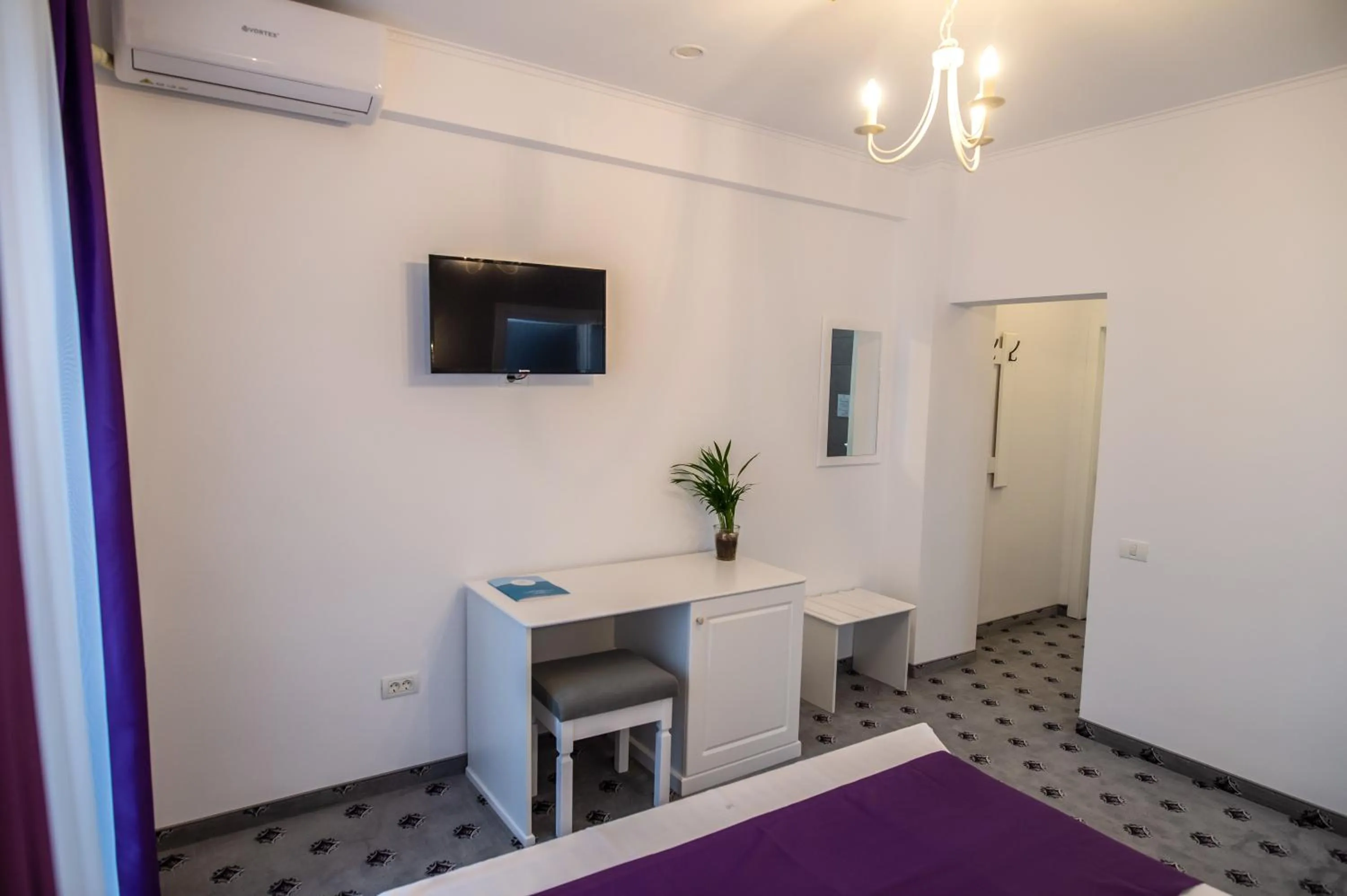 TV and multimedia in Hotel Tadora