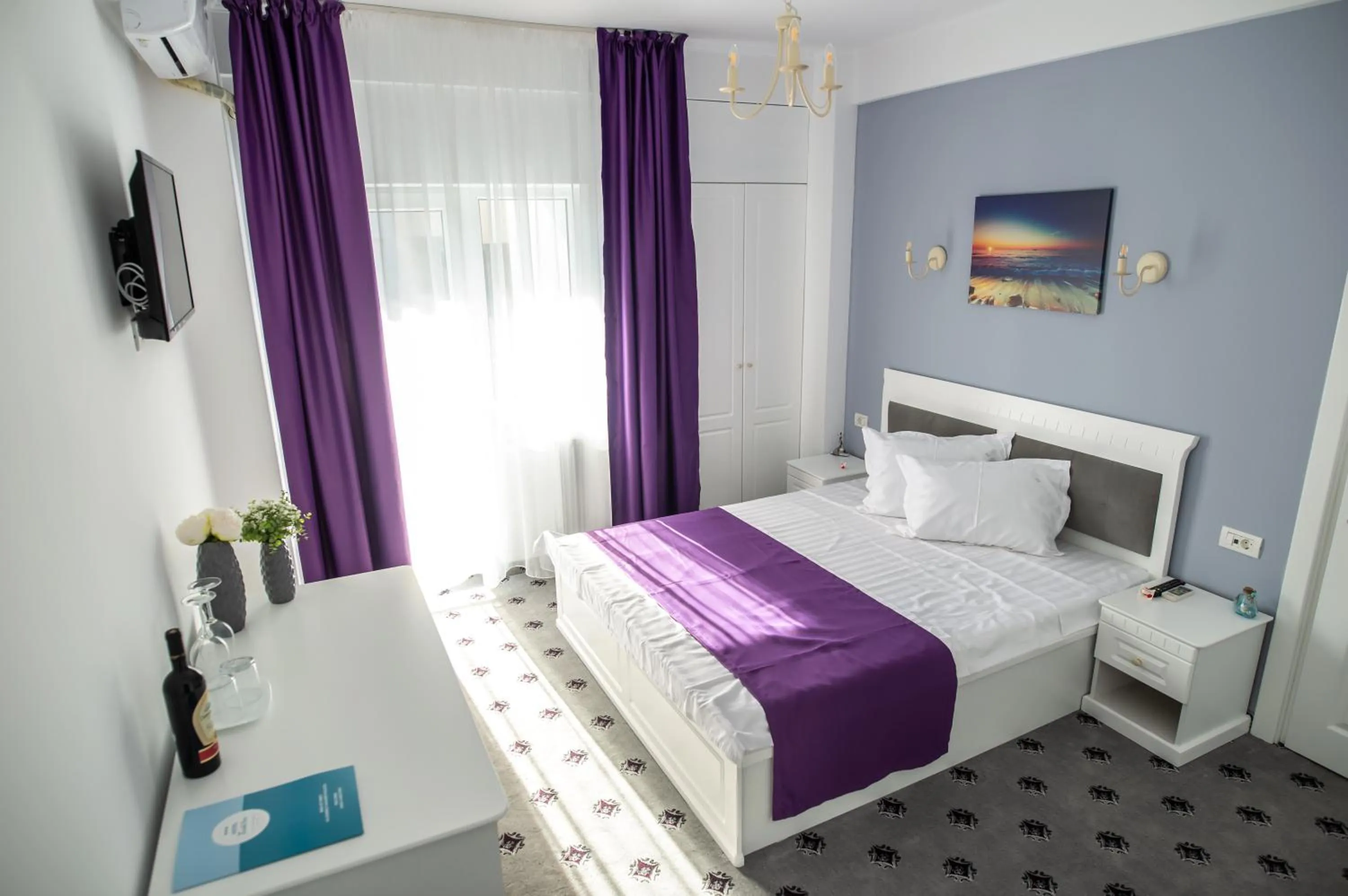 Photo of the whole room, Bed in Hotel Tadora