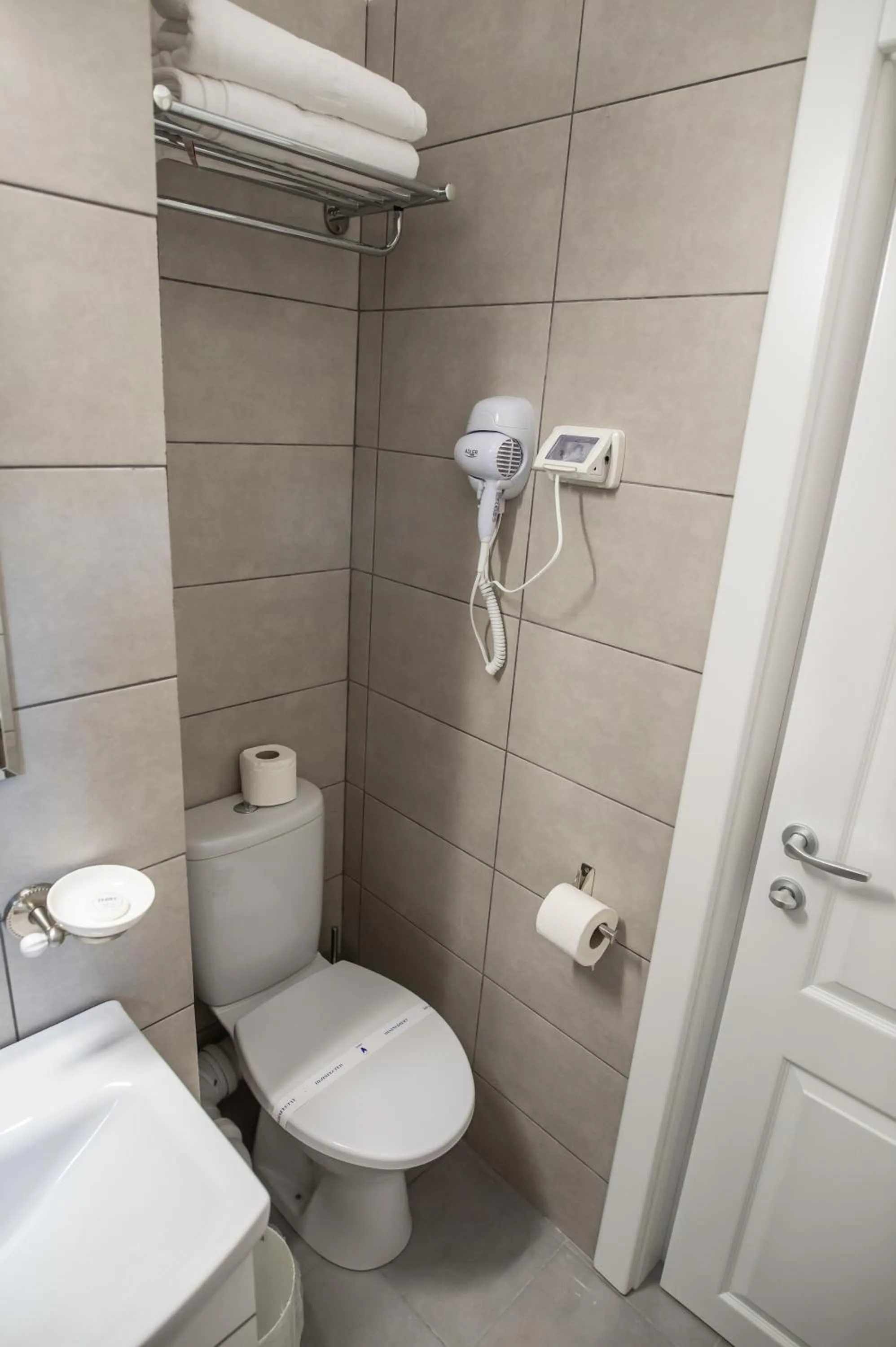 Toilet in Hotel Tadora