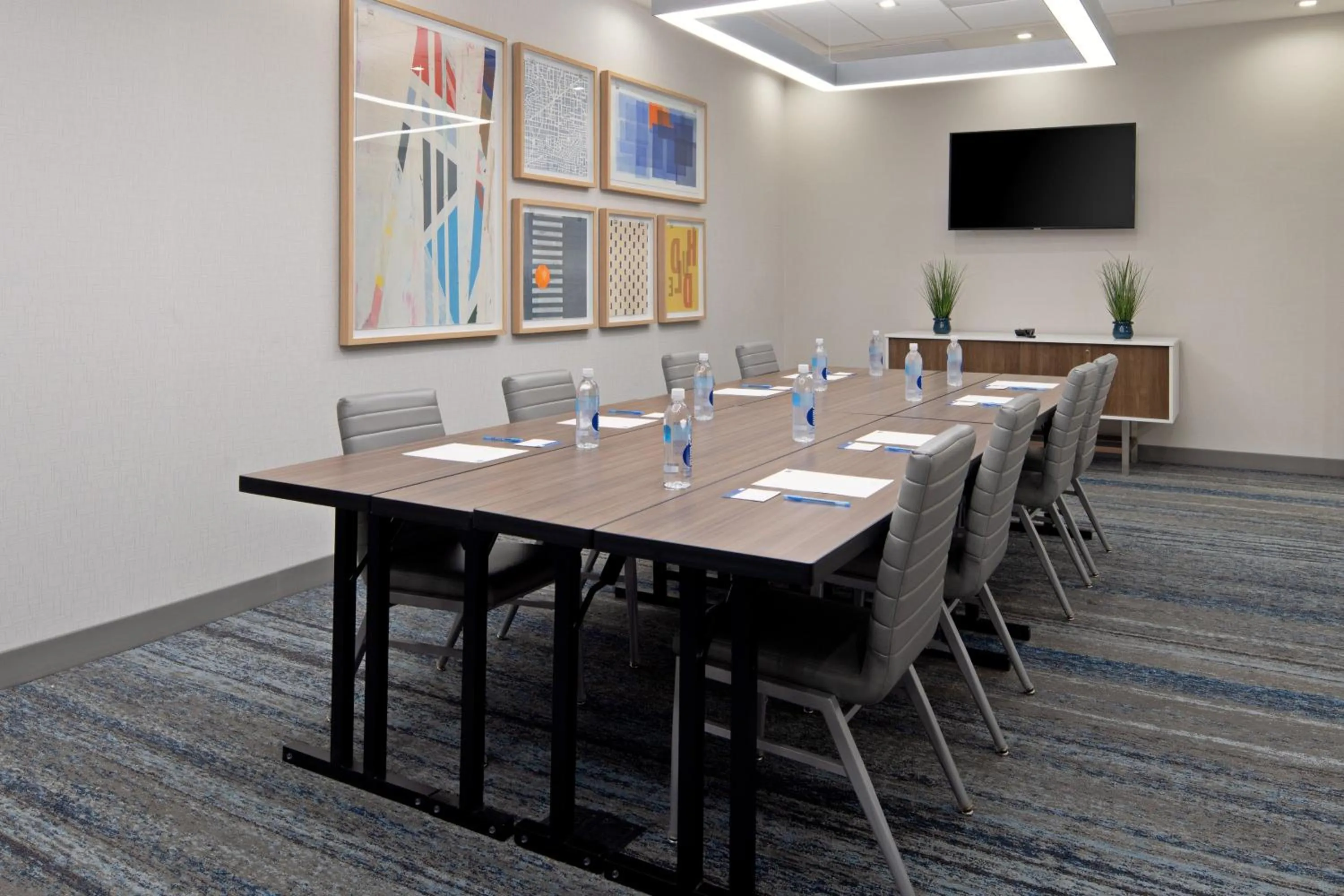 Meeting/conference room in Holiday Inn Express & Suites - Valencia - Santa Clarita by IHG