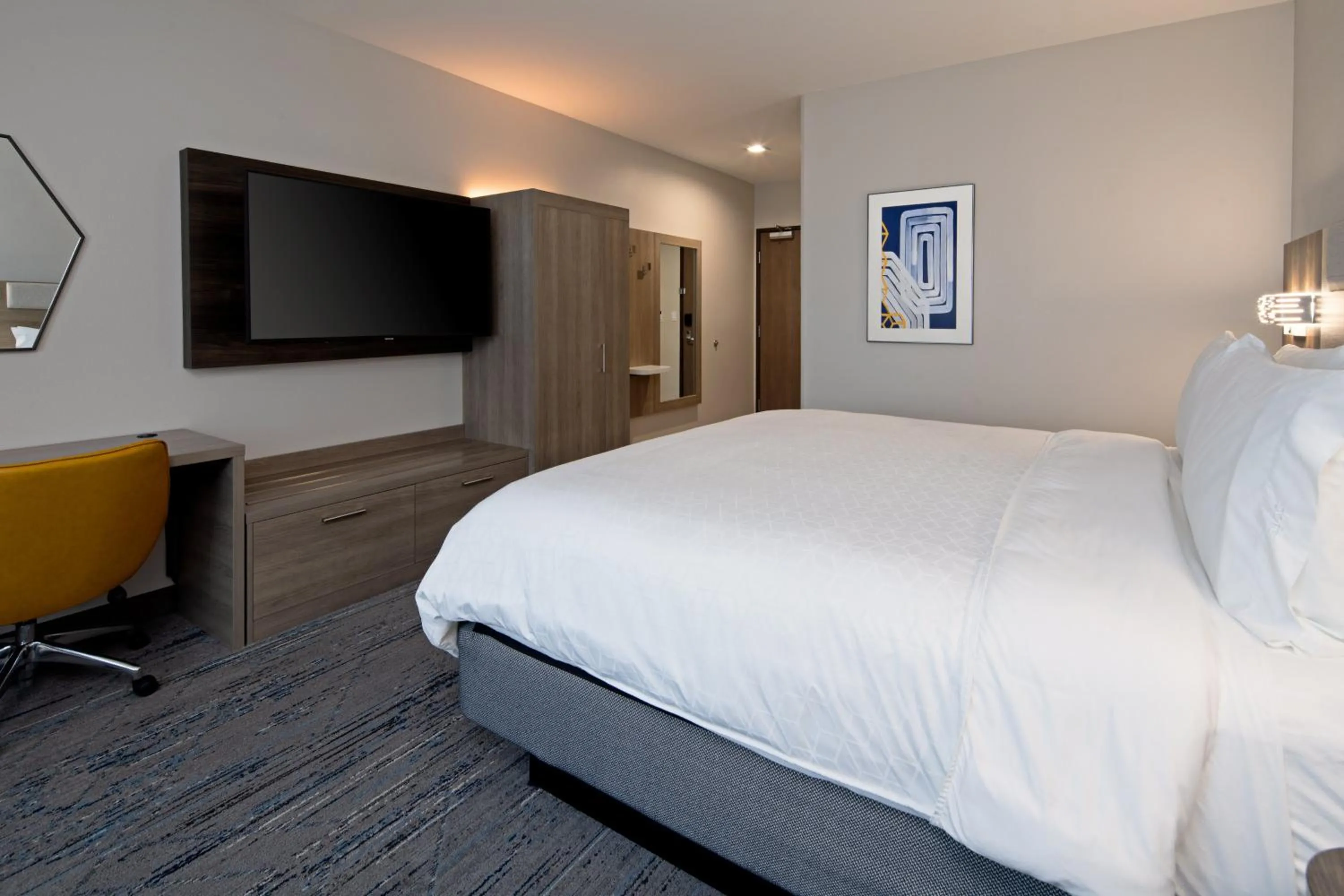 Photo of the whole room, Bed in Holiday Inn Express & Suites - Valencia - Santa Clarita by IHG