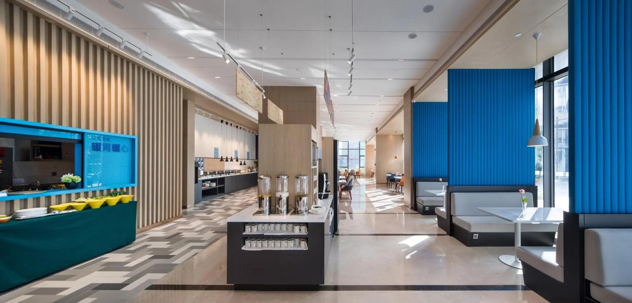 Restaurant/places to eat in Holiday Inn Express Shenzhen Haiyuan City by IHG