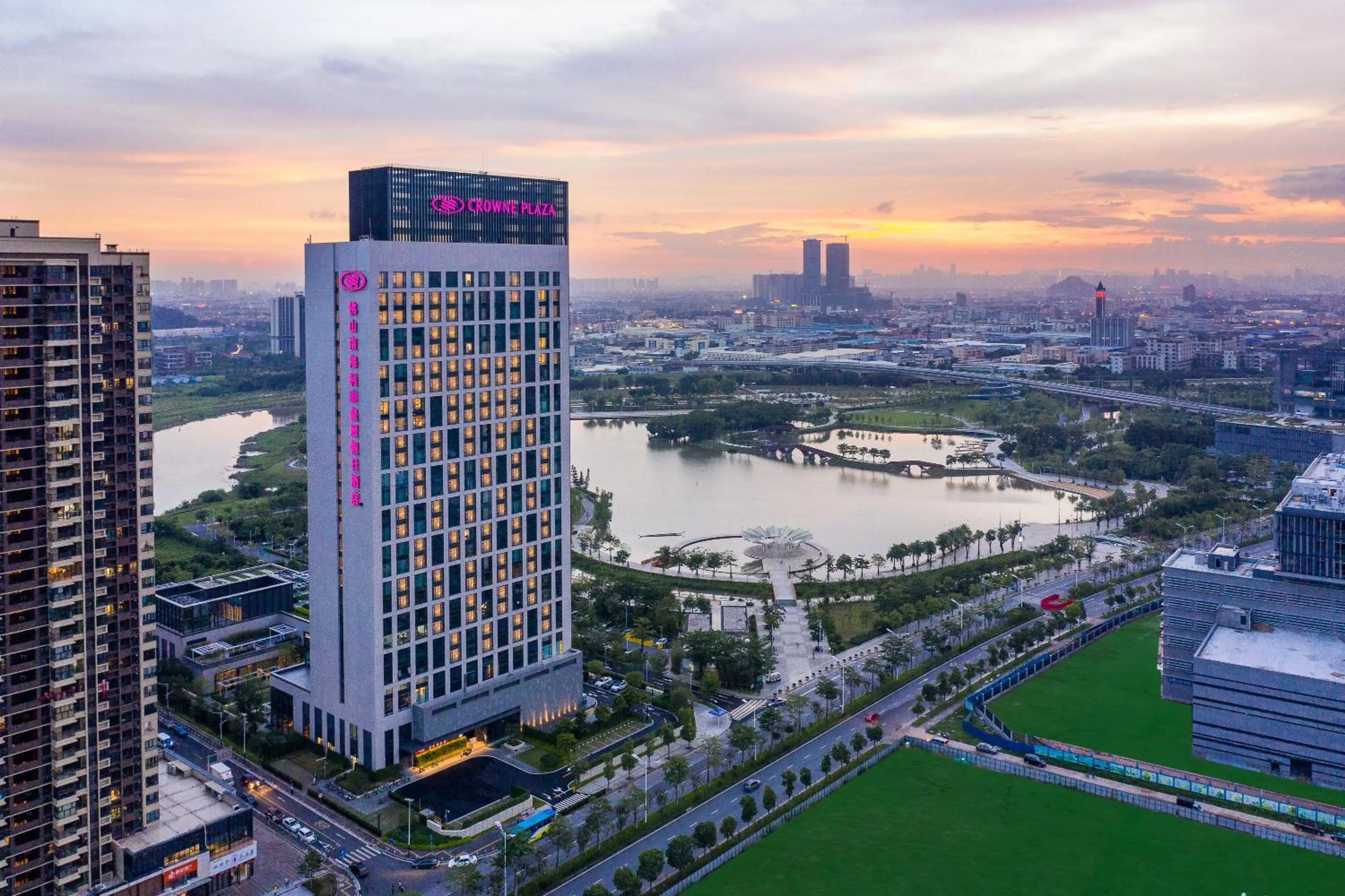 Property building in Crowne Plaza Foshan Nanhai-an IHG Hotel