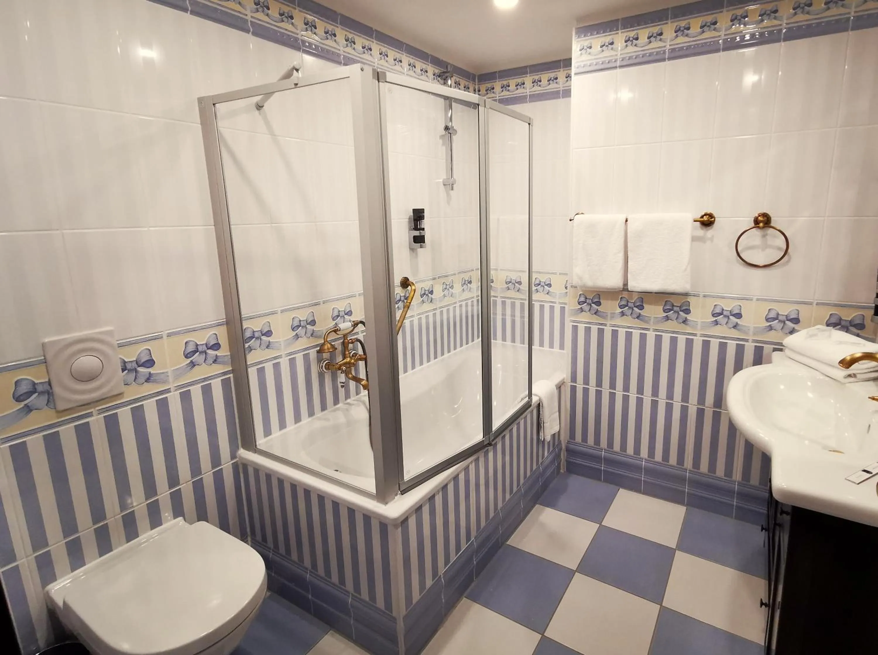 Bathroom in The Lakeside - Burghotel zu Strausberg