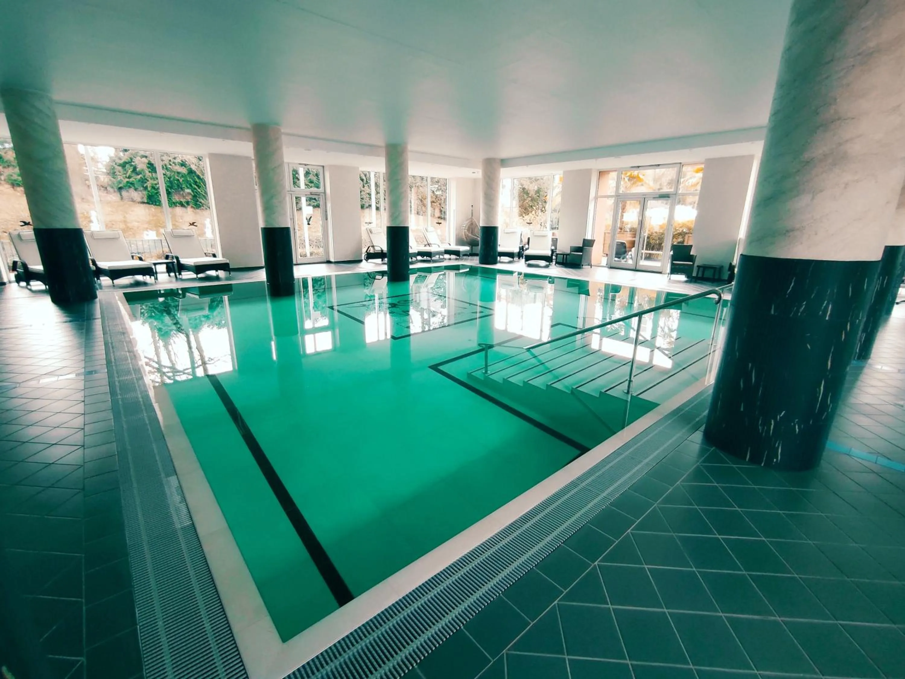 Swimming pool in The Lakeside - Burghotel zu Strausberg