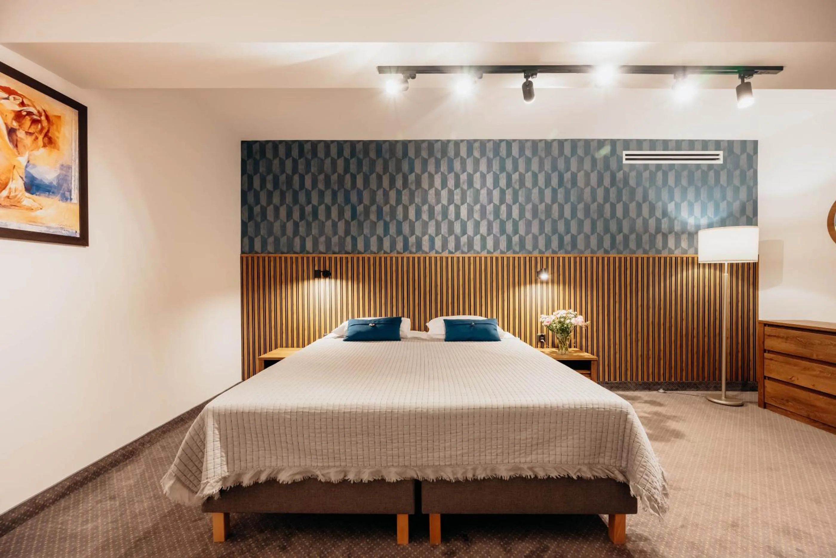 Bed in HOTEL CICHA WODA NIEPORĘT