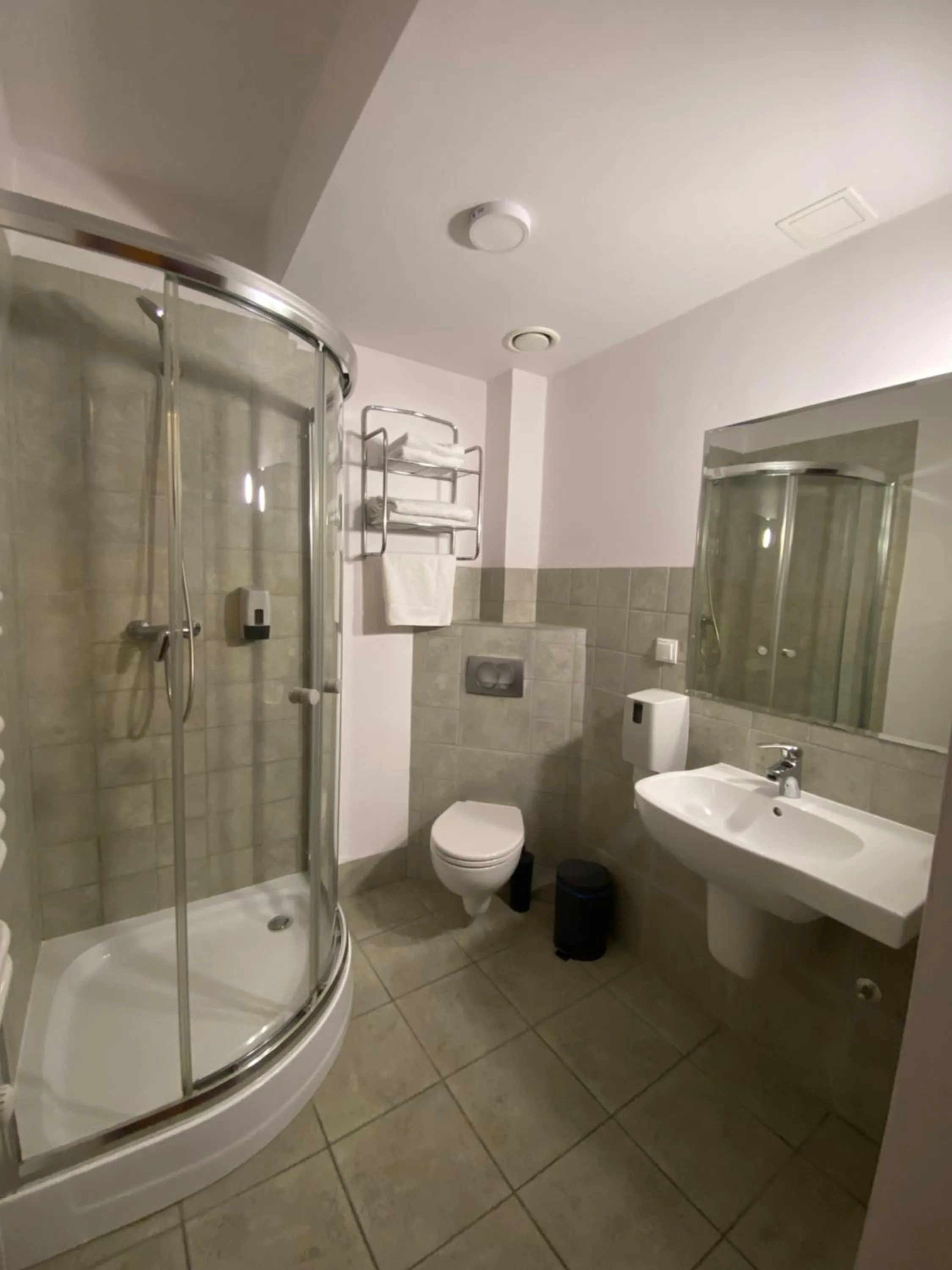 HOTEL CICHA WODA NIEPORĘT