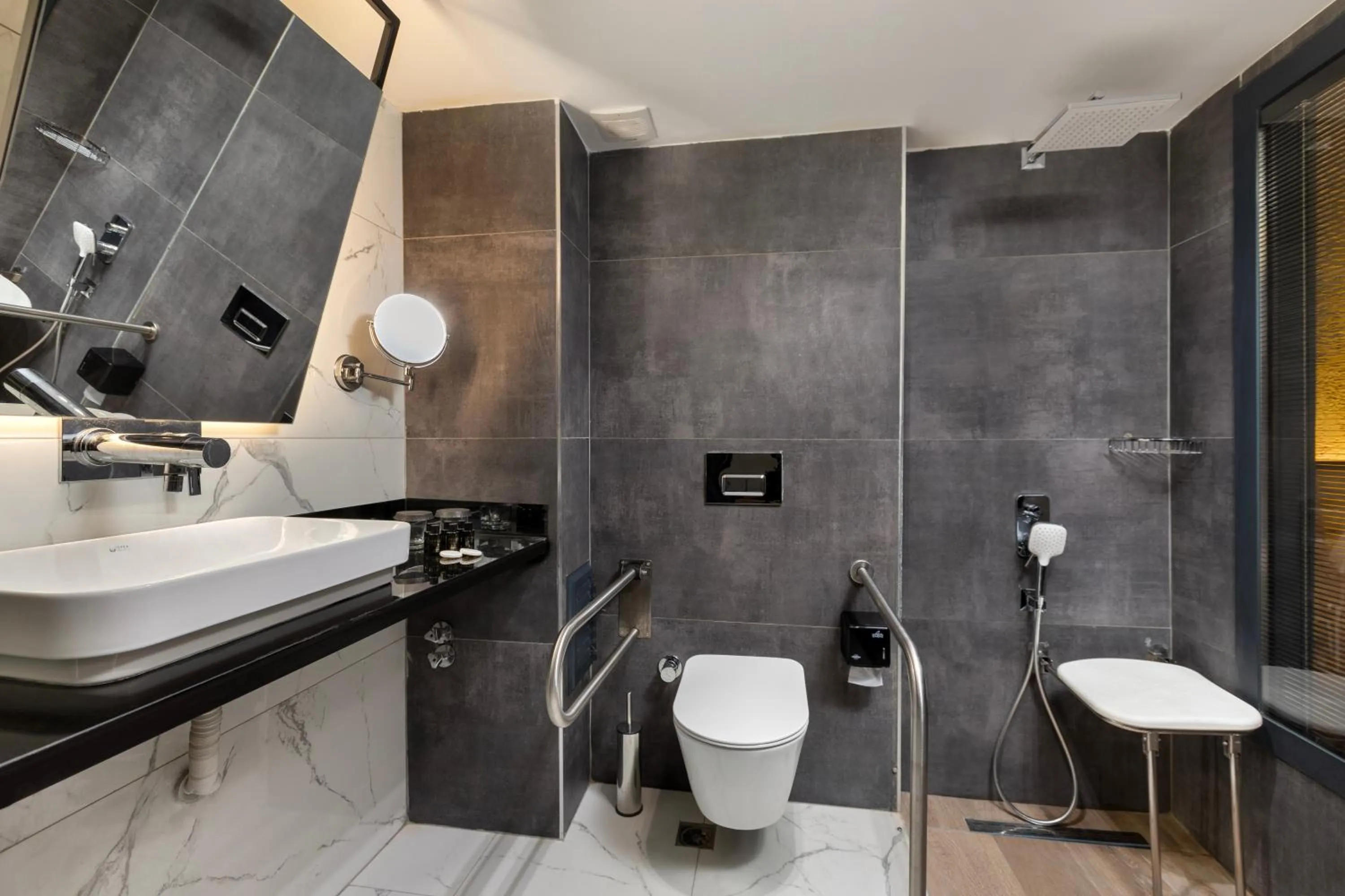 Shower in Afflon Hotels Loft City